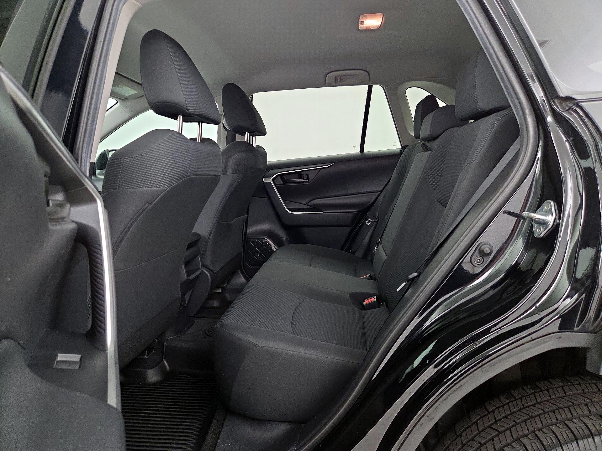 Thumbnail: 2019 Toyota RAV4 - 19