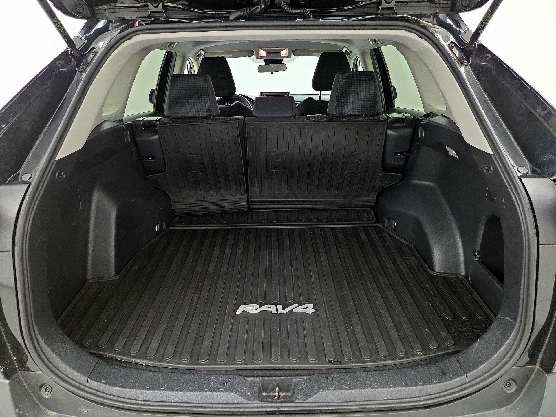 Thumbnail: 2019 Toyota RAV4 - 20