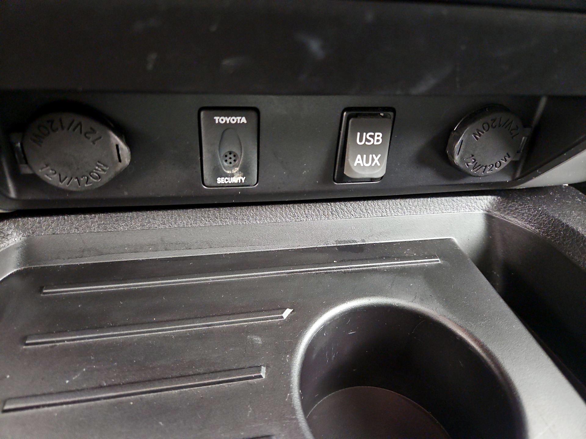 Thumbnail: 2016 Toyota Tundra - 18