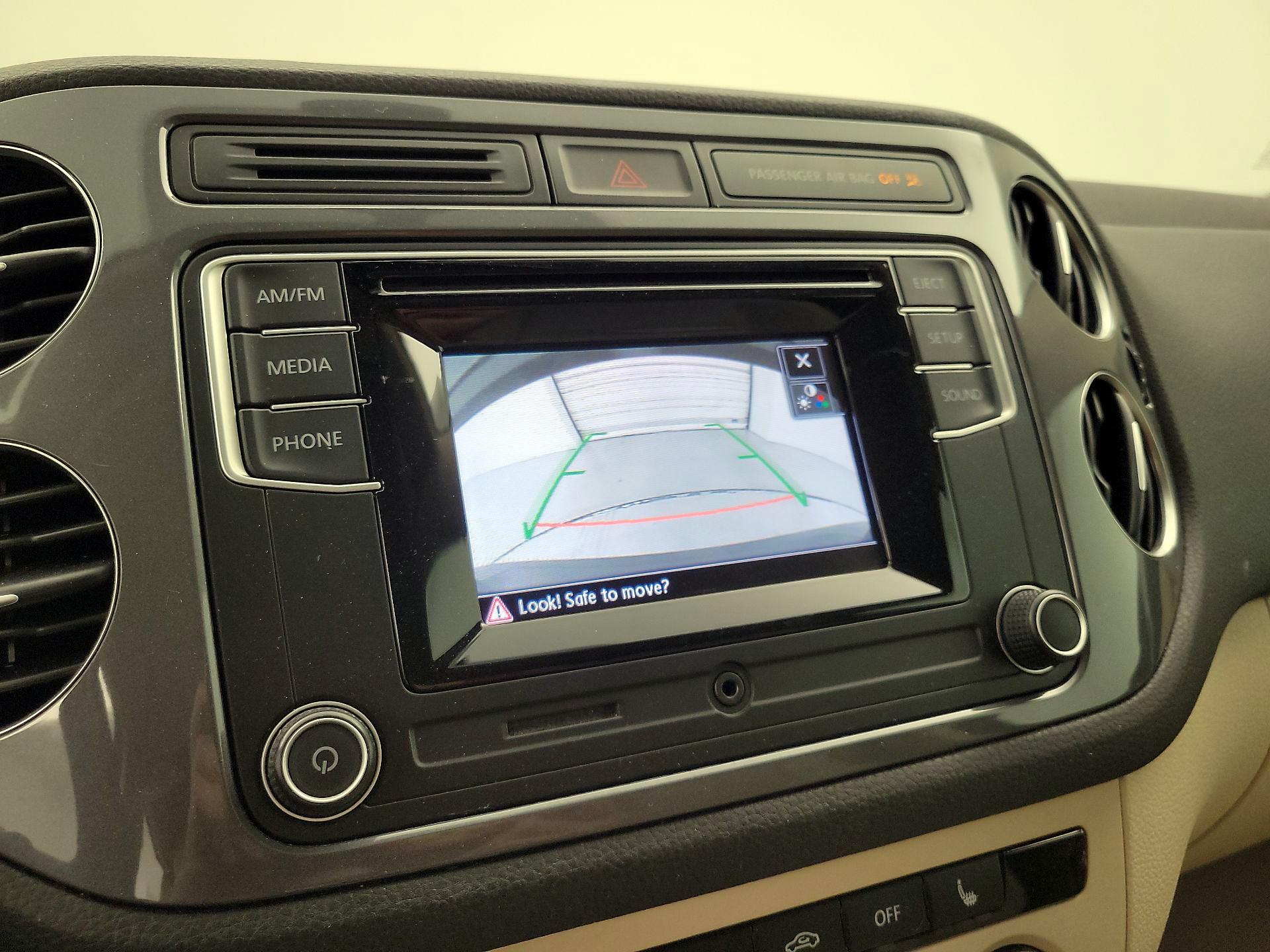 Thumbnail: 2016 Volkswagen Tiguan - 14