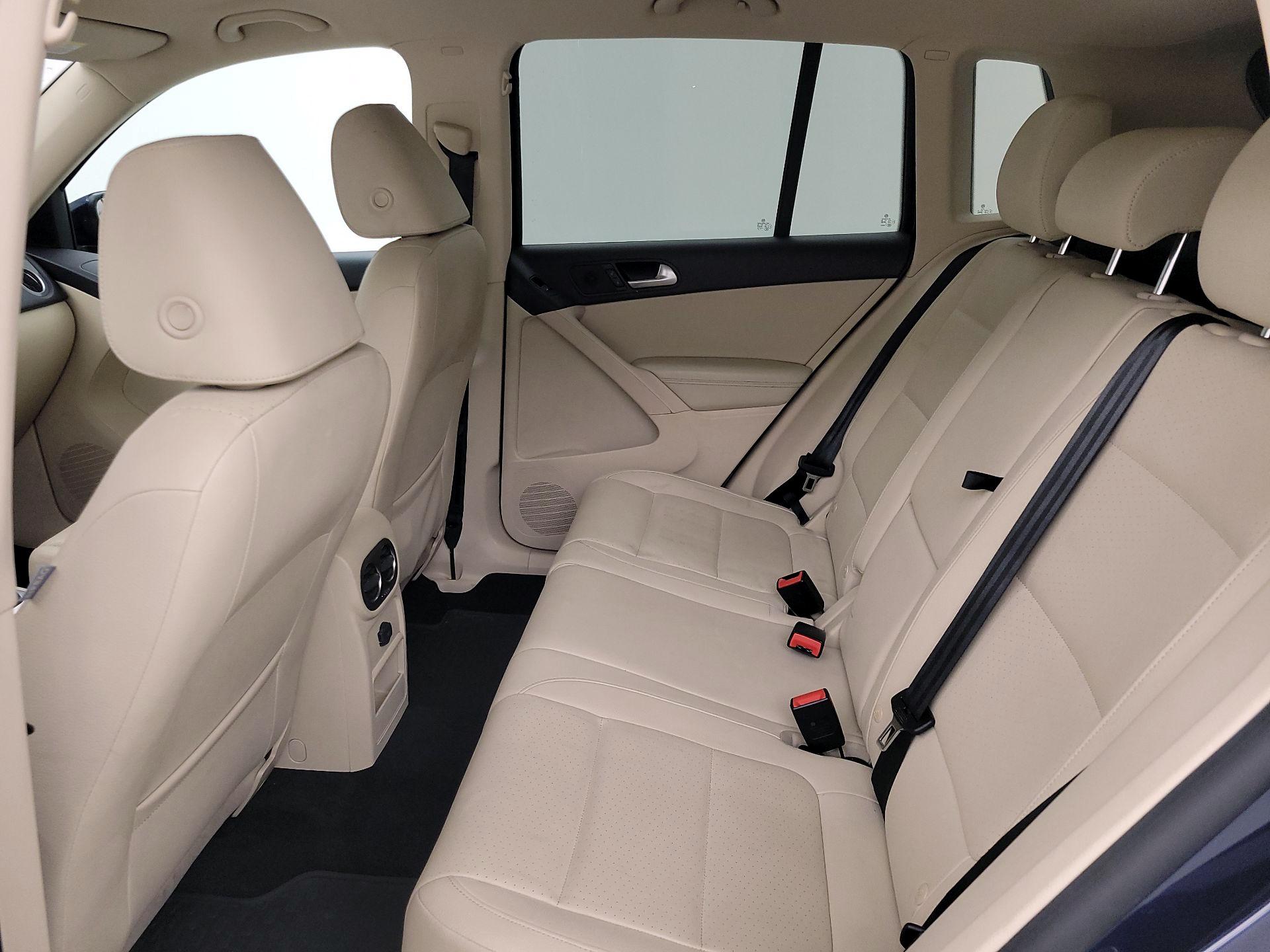 Thumbnail: 2016 Volkswagen Tiguan - 19