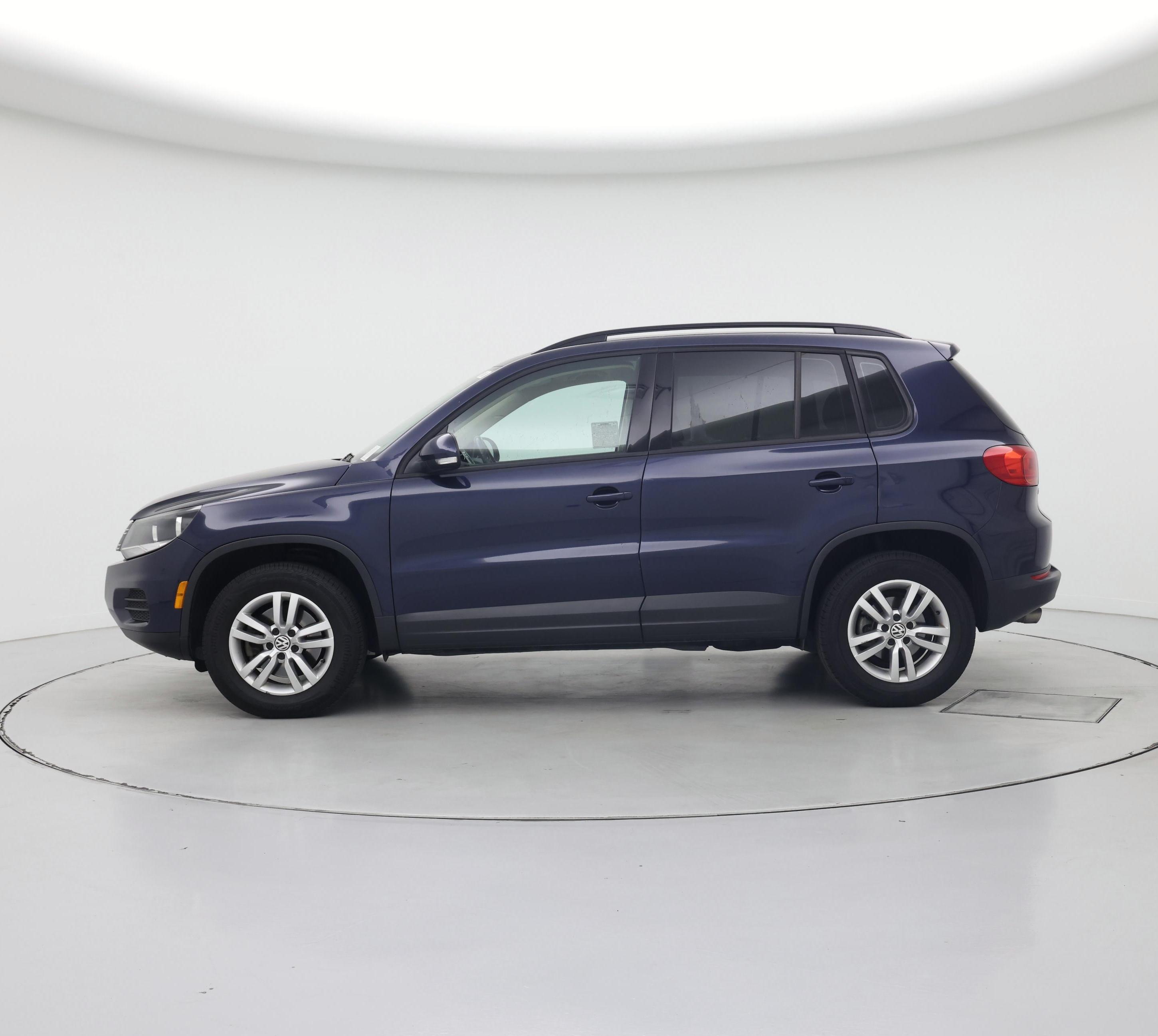 Thumbnail: 2016 Volkswagen Tiguan - 3