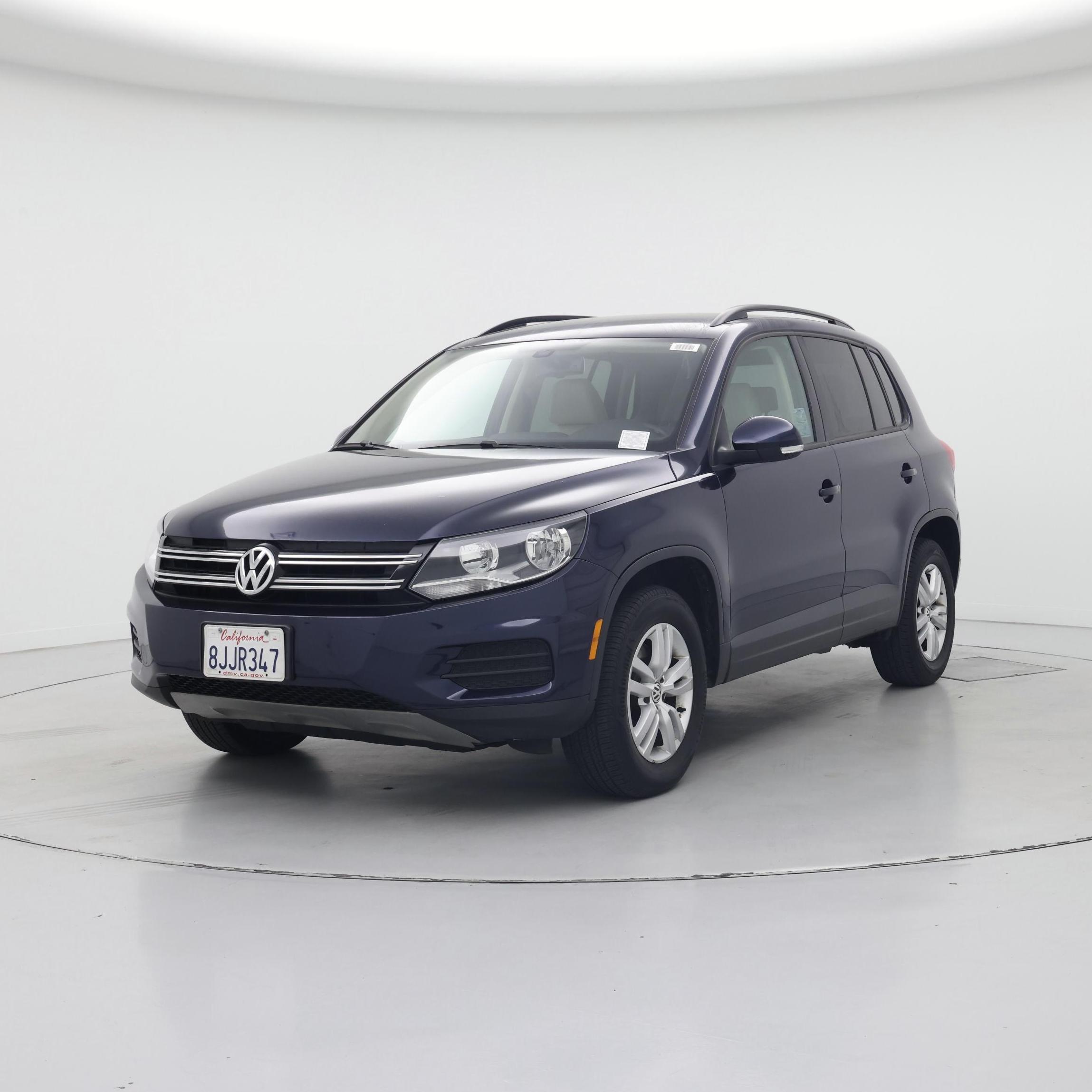 Thumbnail: 2016 Volkswagen Tiguan - 4