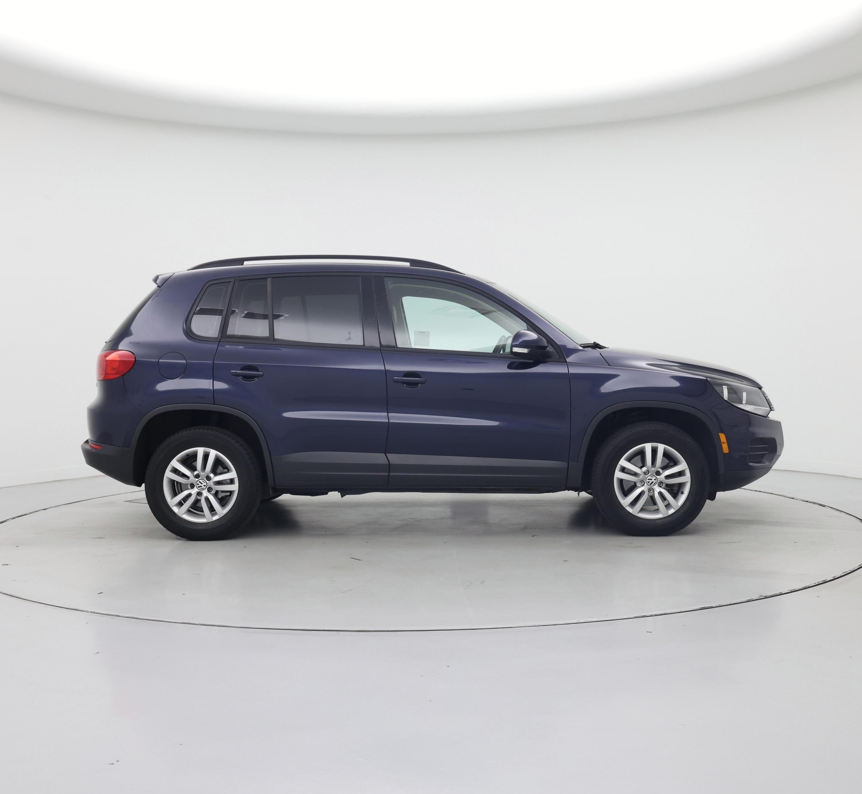 Thumbnail: 2016 Volkswagen Tiguan - 7