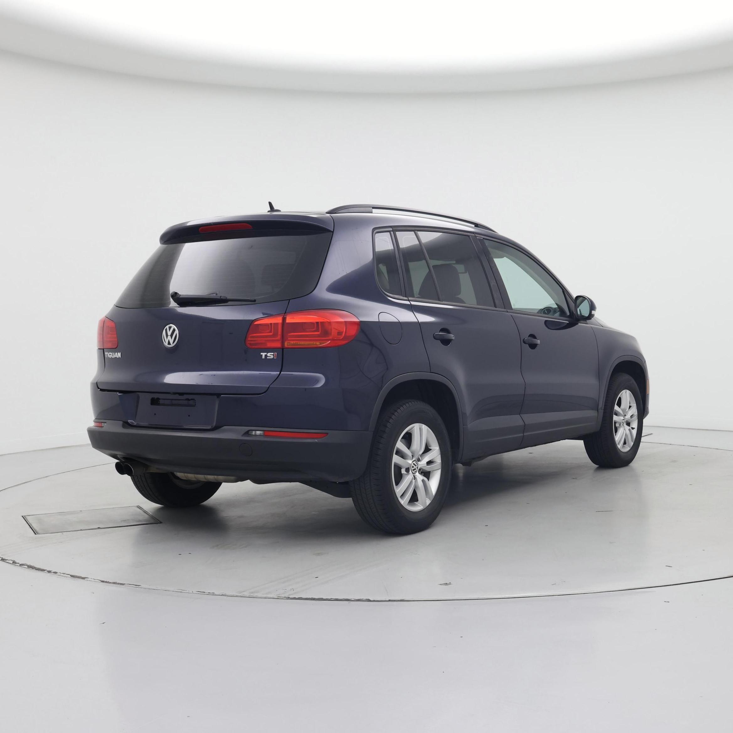 Thumbnail: 2016 Volkswagen Tiguan - 8