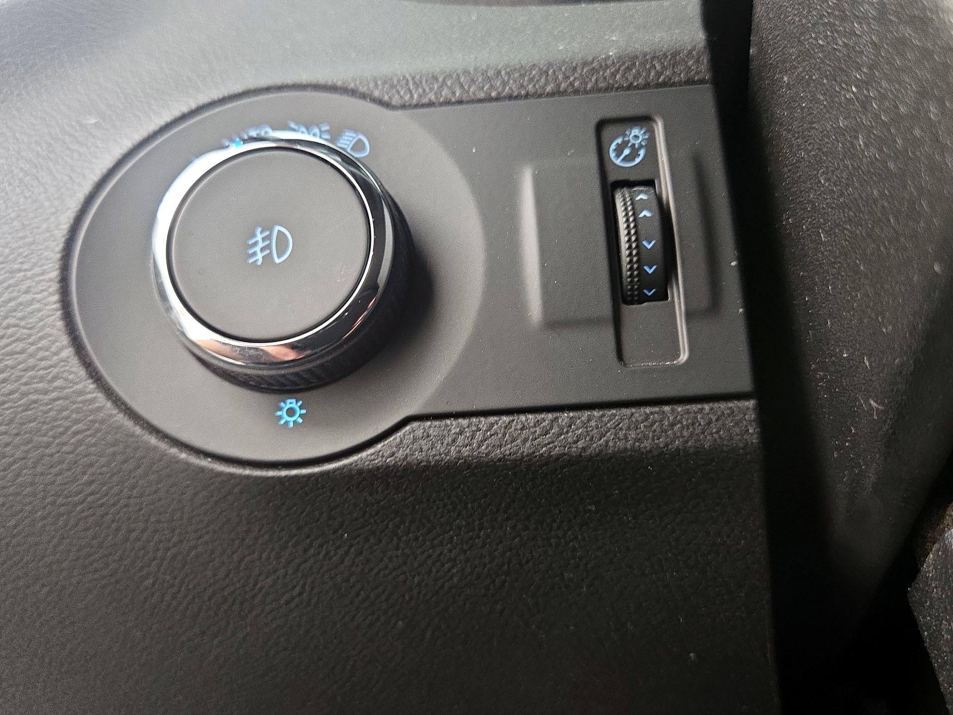 Thumbnail: 2014 Chevrolet Camaro - 13