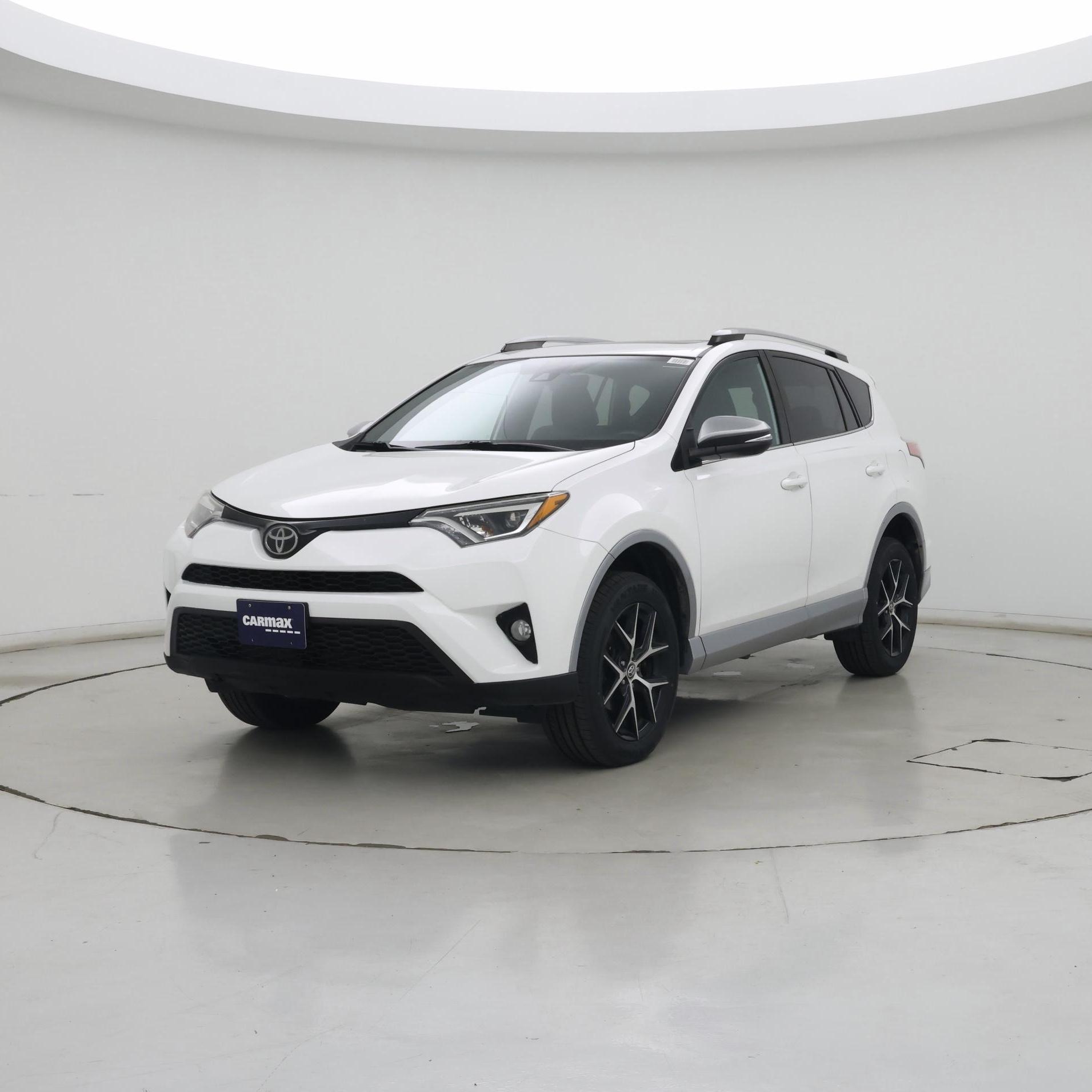 Thumbnail: 2018 Toyota RAV4 - 4