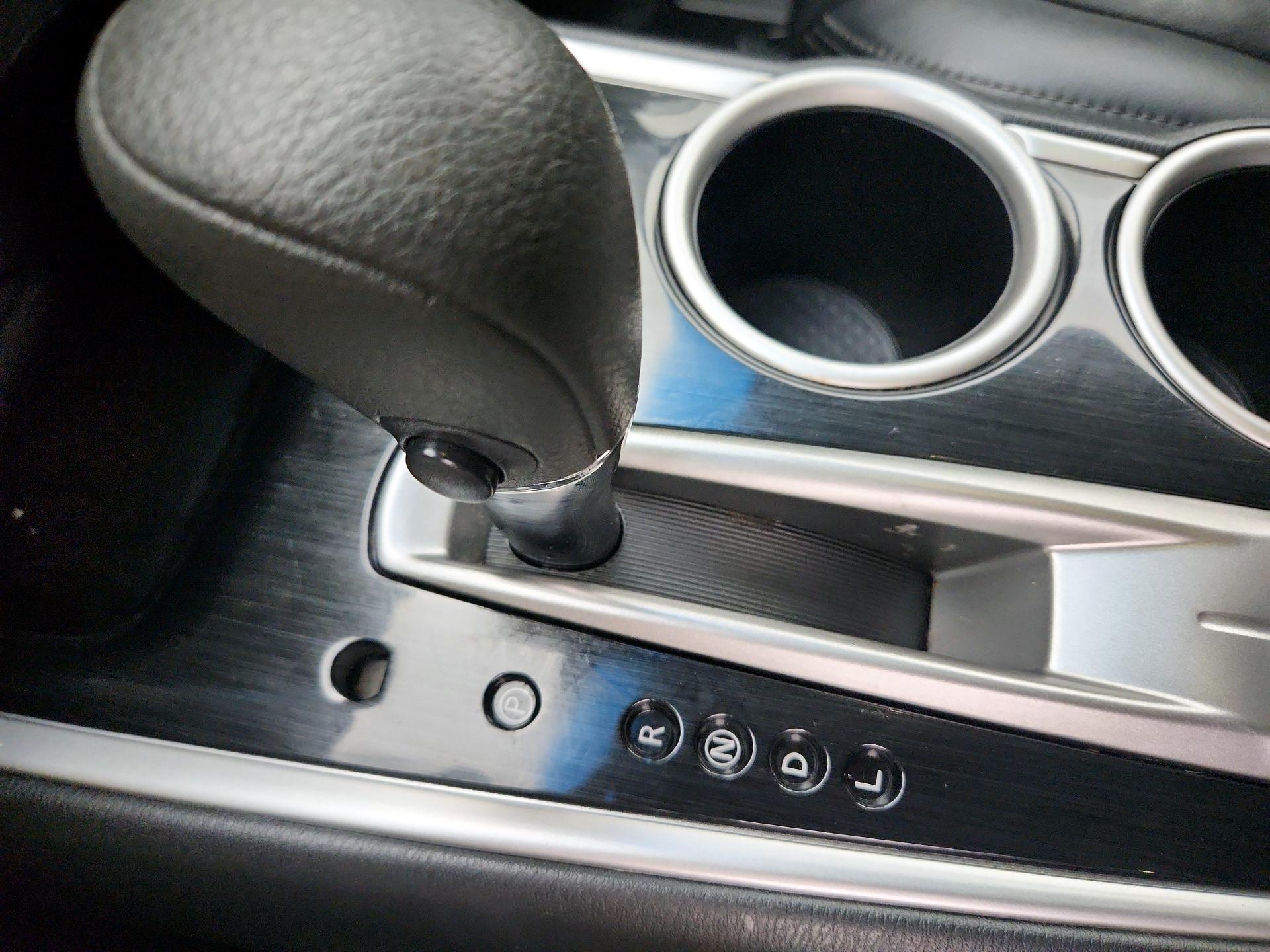 Thumbnail: 2016 Nissan Pathfinder - 16