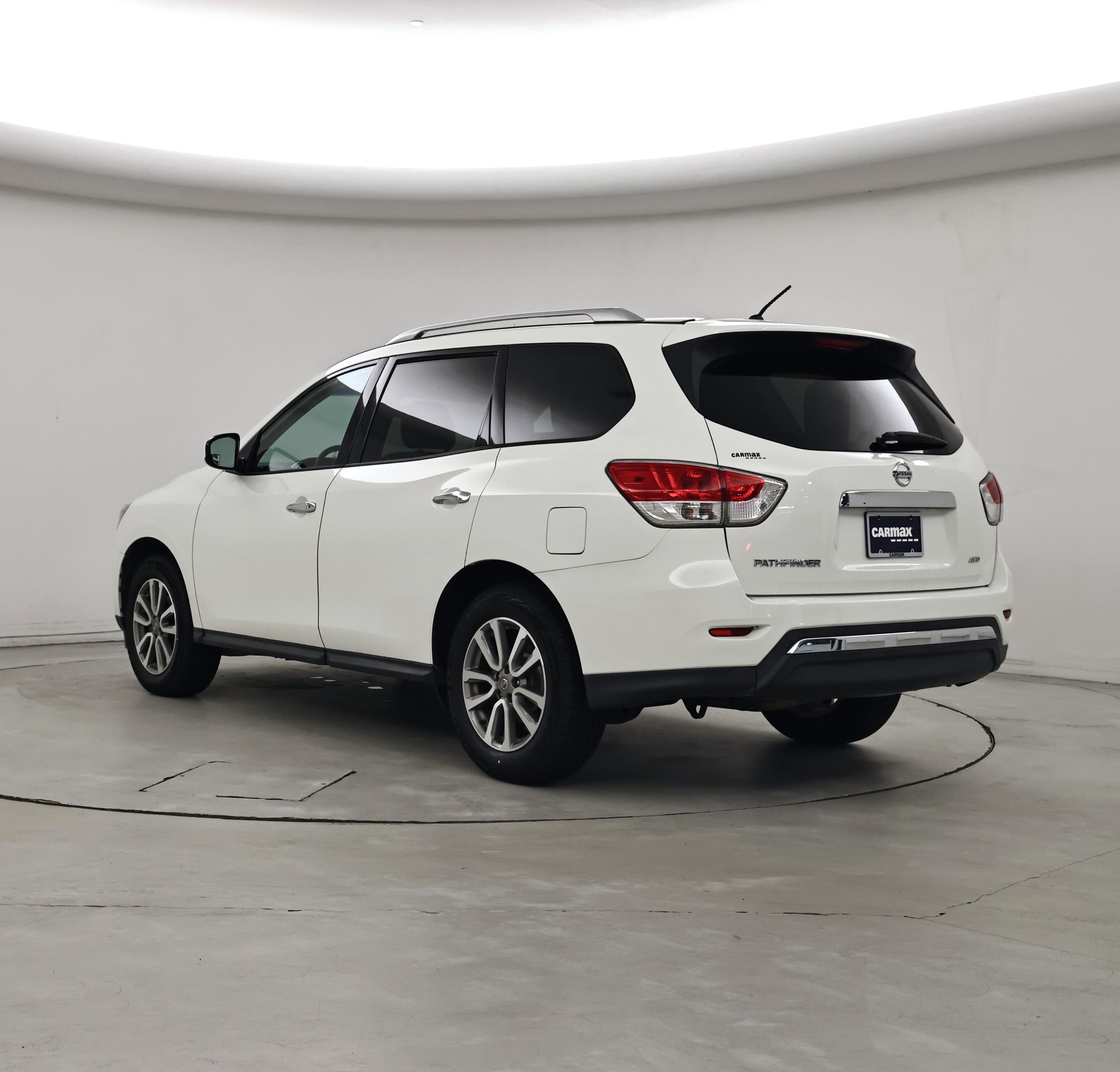 Thumbnail: 2016 Nissan Pathfinder - 2