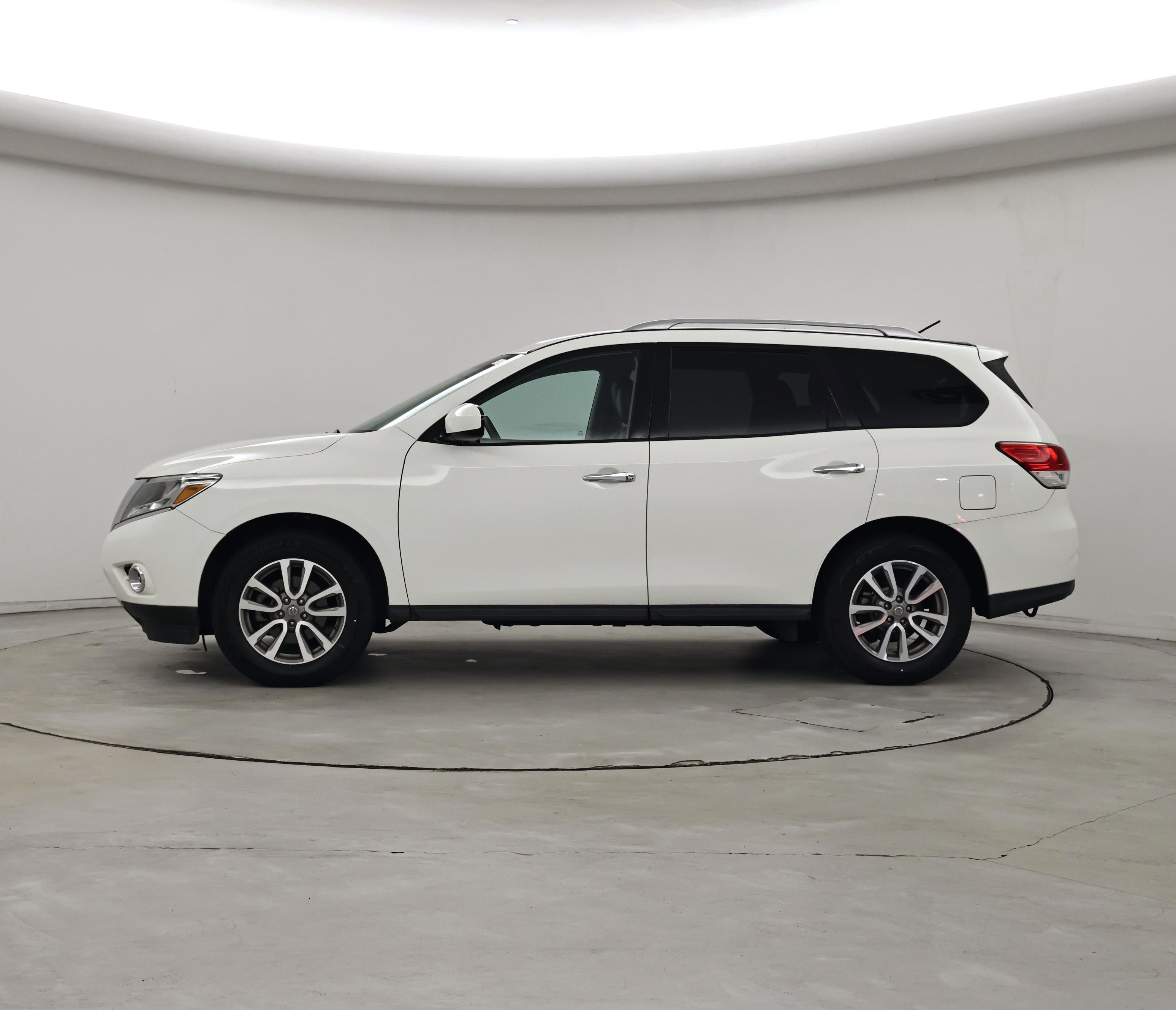 Thumbnail: 2016 Nissan Pathfinder - 3