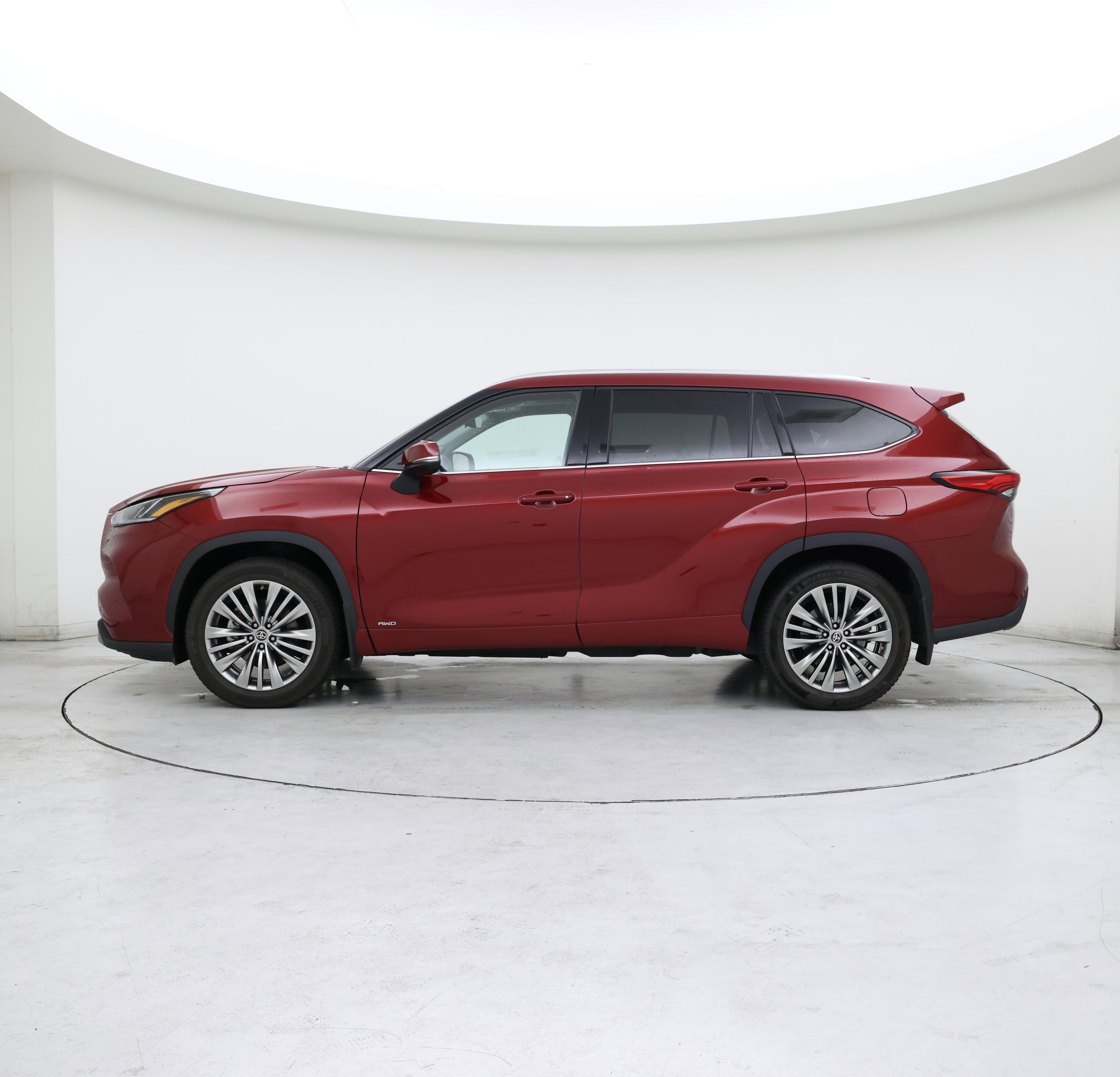Thumbnail: 2022 Toyota Highlander - 3