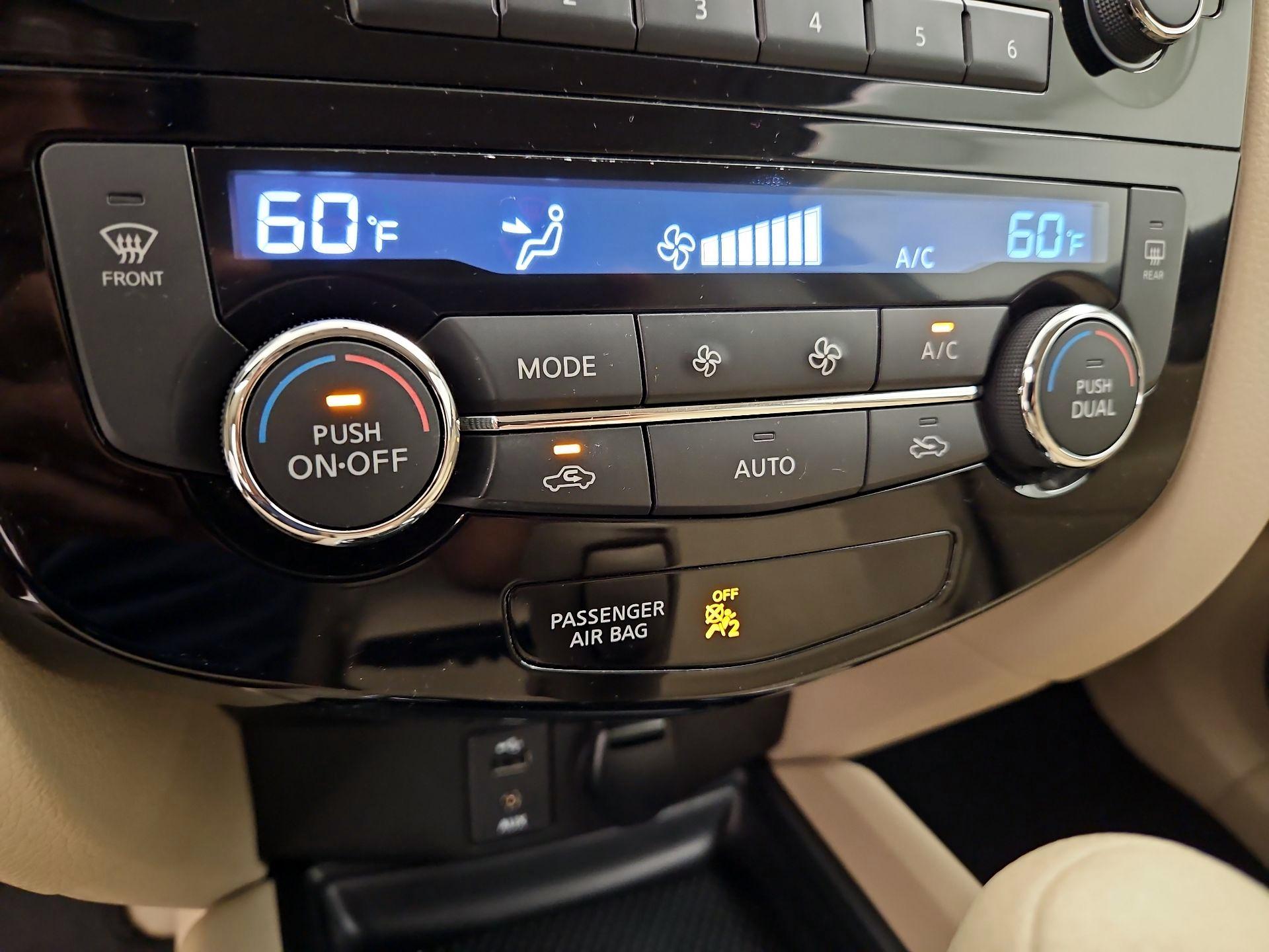 Thumbnail: 2015 Nissan Rogue - 16