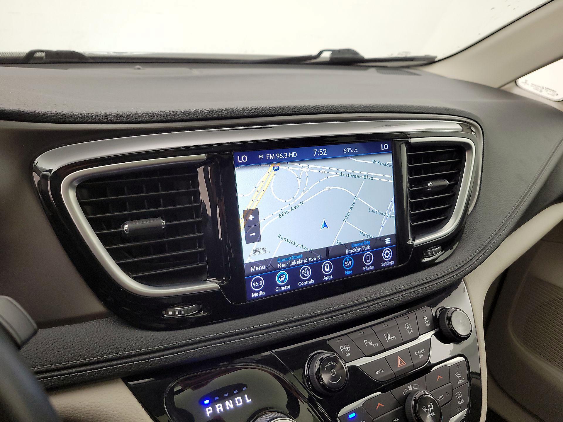 Thumbnail: 2019 Chrysler Pacifica - 14