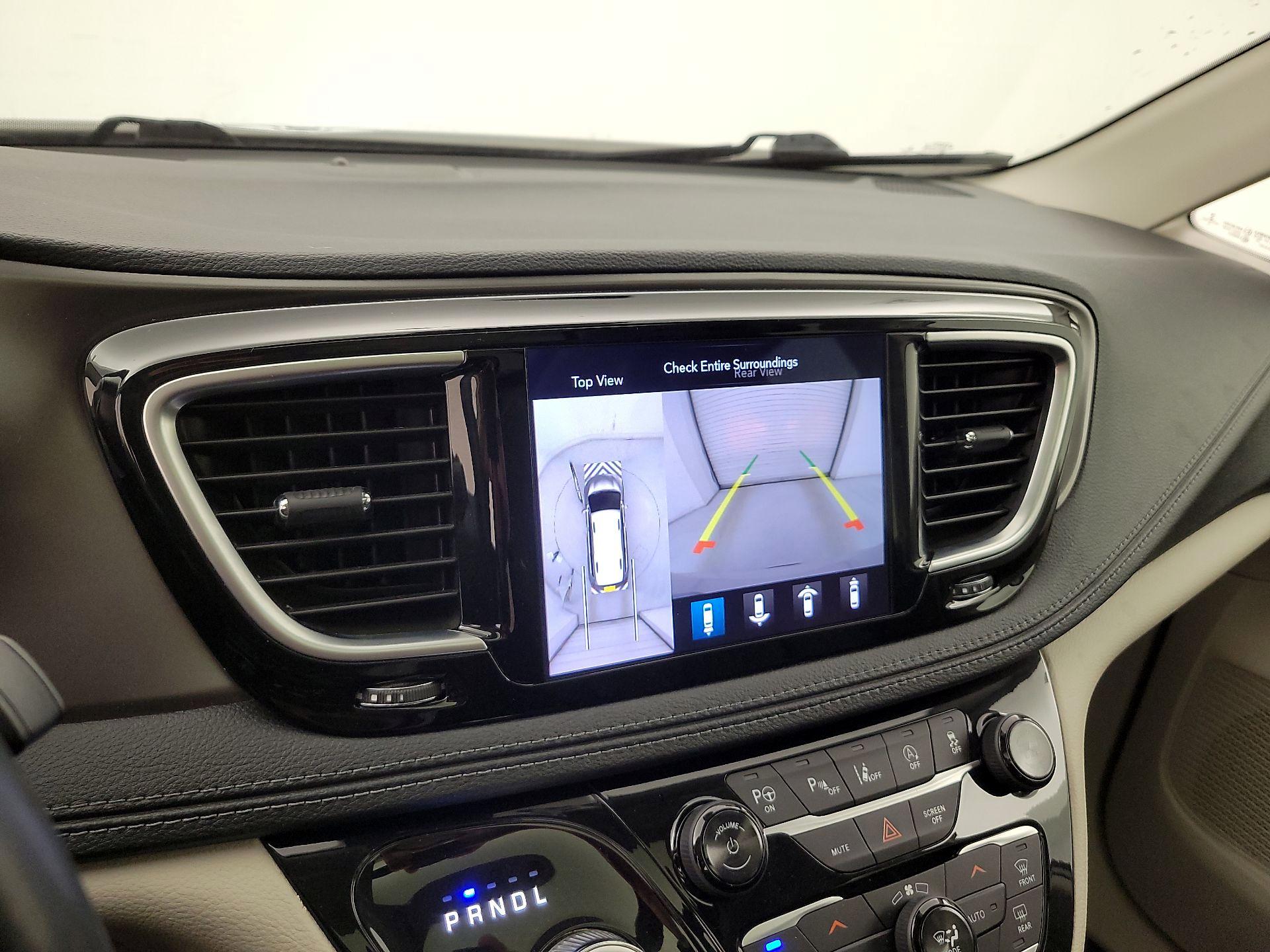 Thumbnail: 2019 Chrysler Pacifica - 15