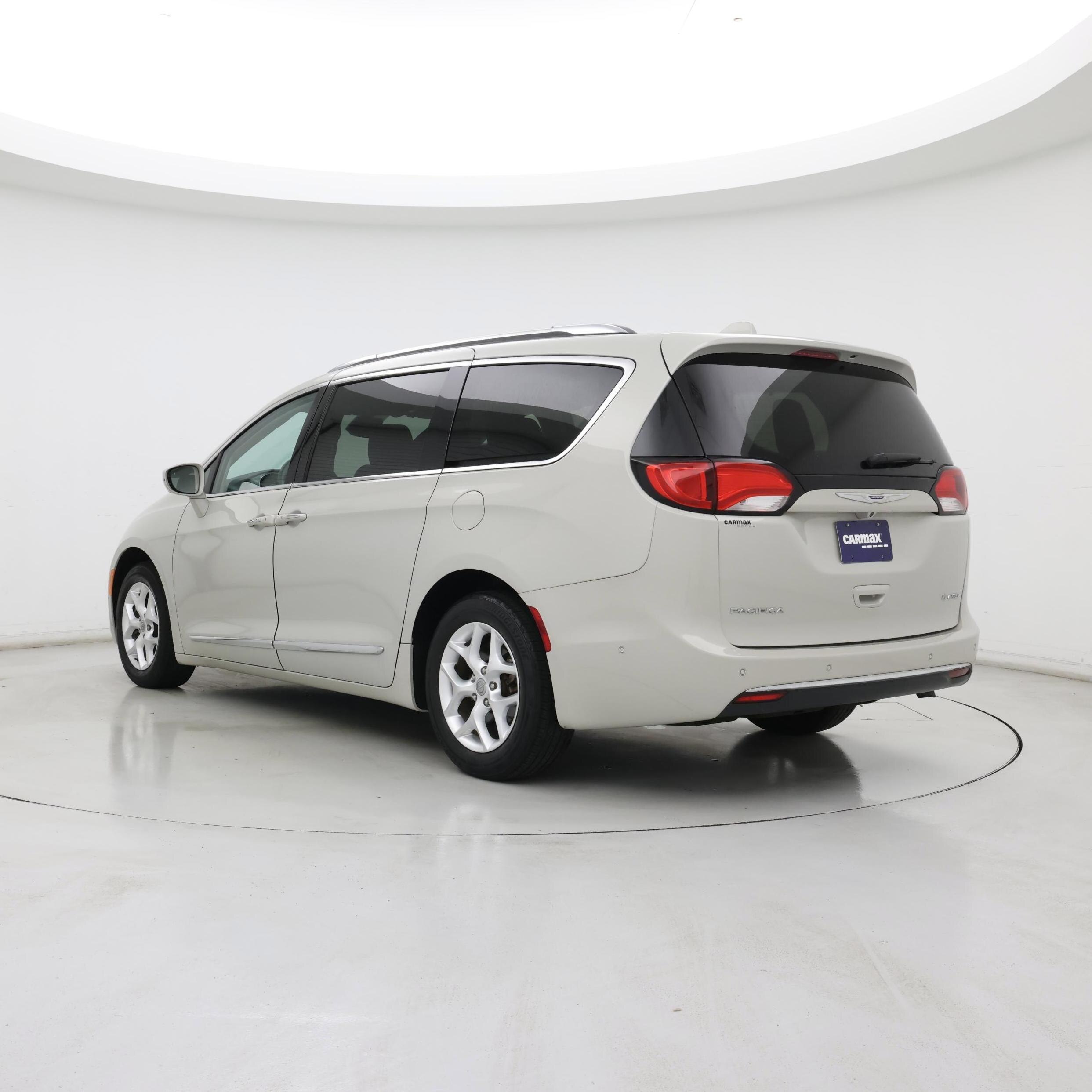 Thumbnail: 2019 Chrysler Pacifica - 2
