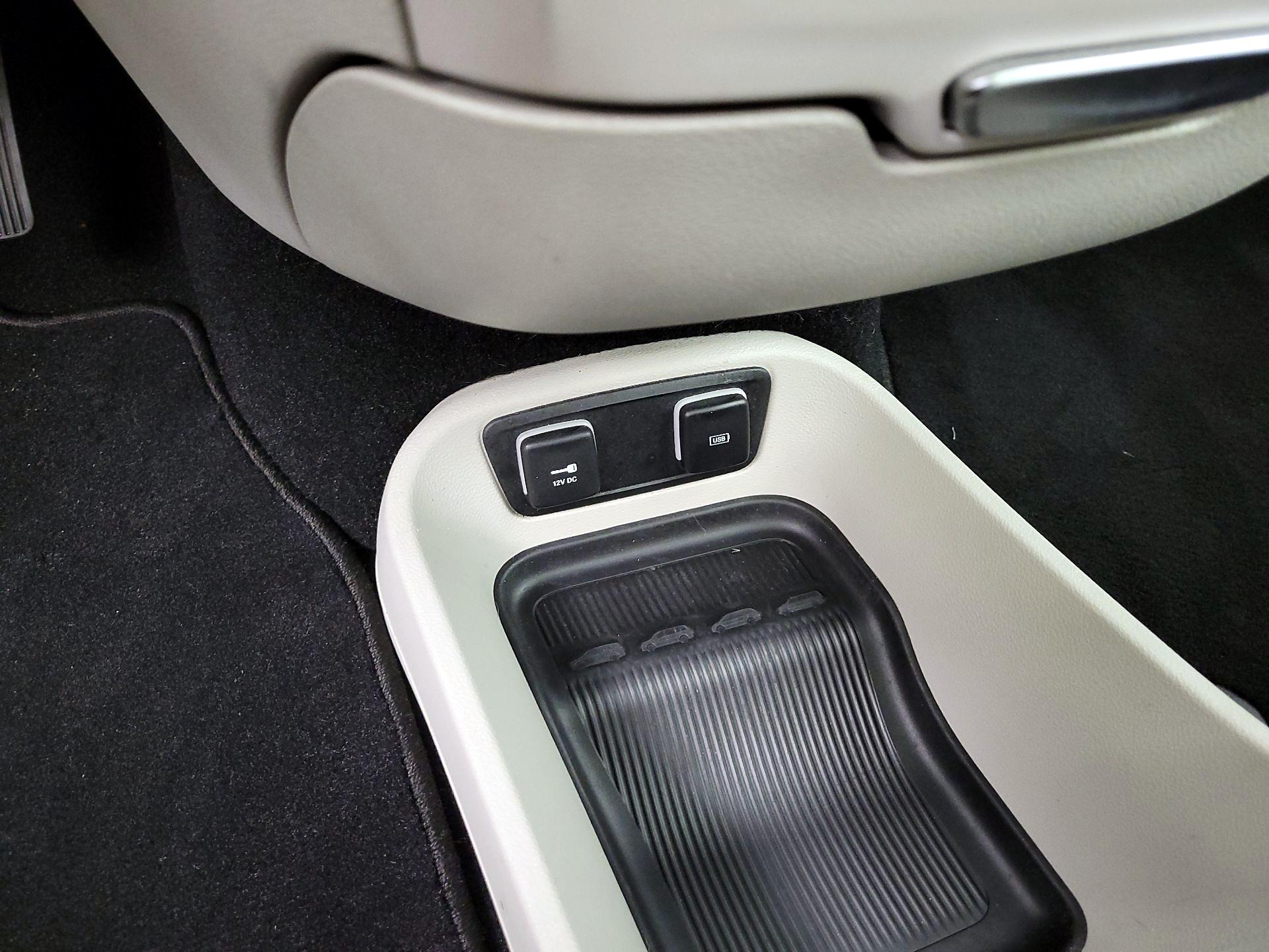 Thumbnail: 2019 Chrysler Pacifica - 19