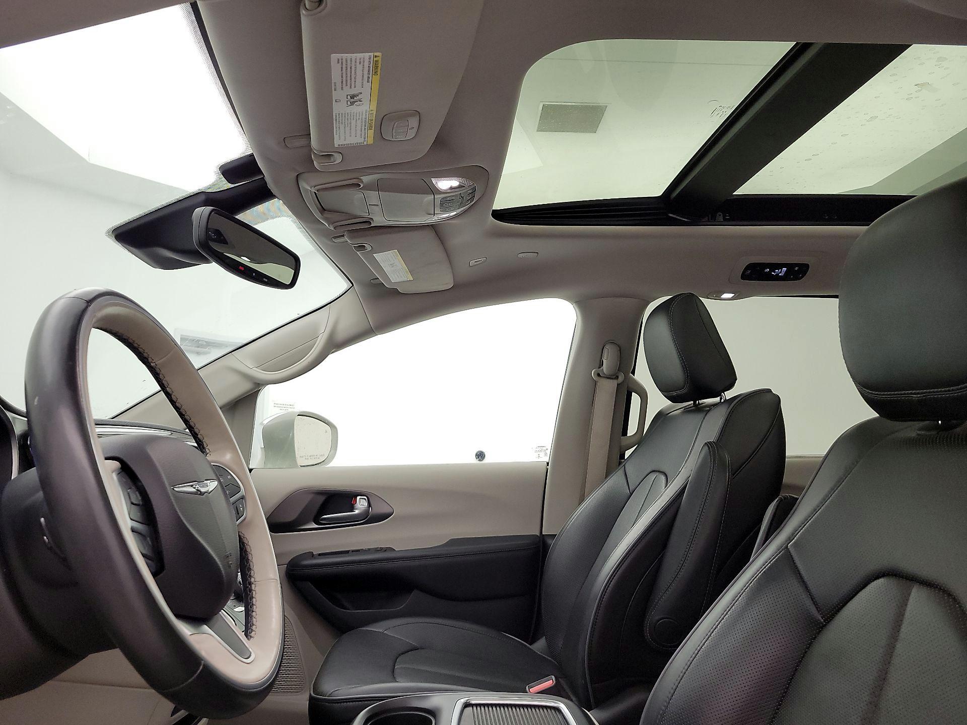 Thumbnail: 2019 Chrysler Pacifica - 20