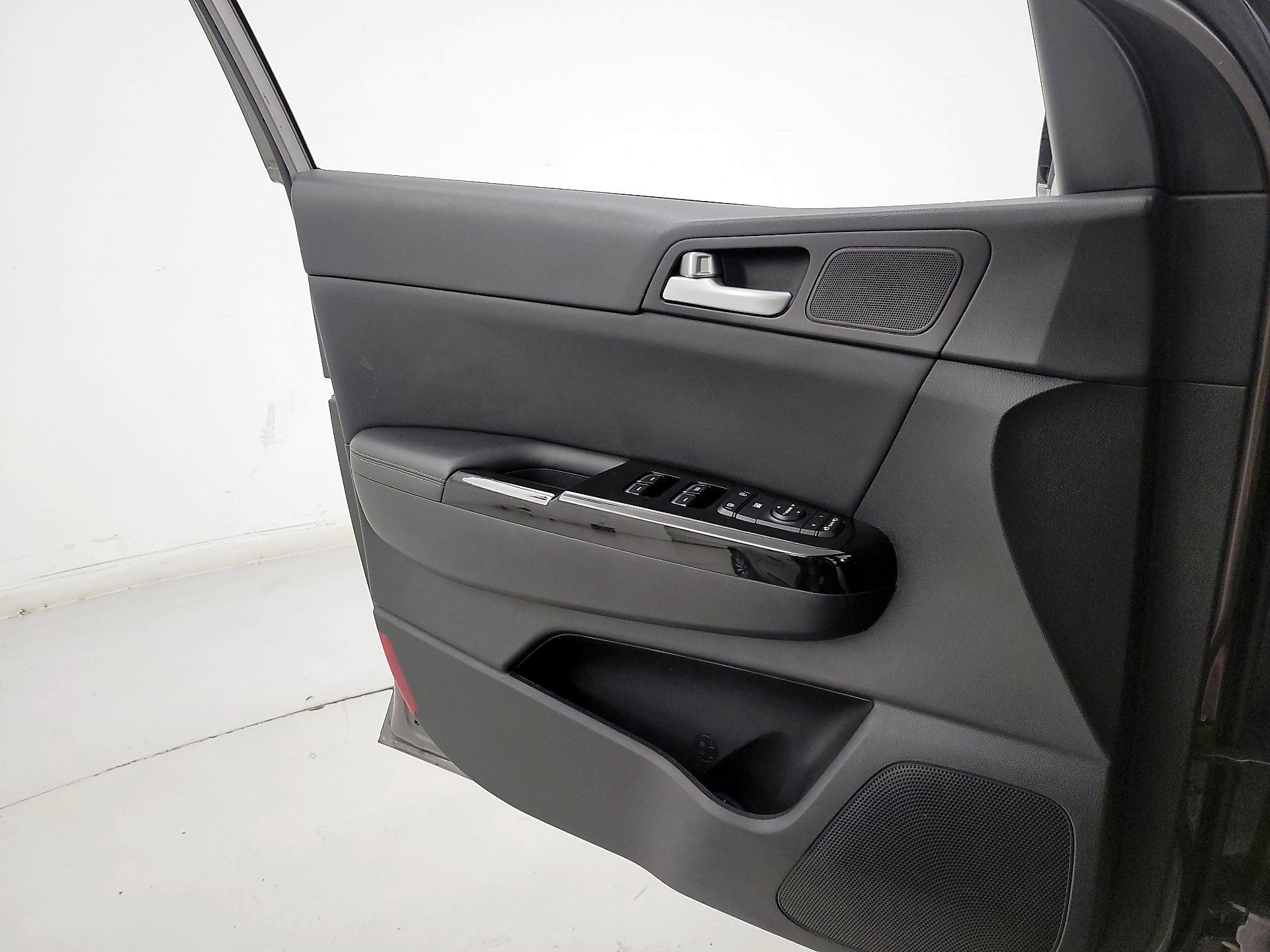 Thumbnail: 2019 Kia Sportage - 12
