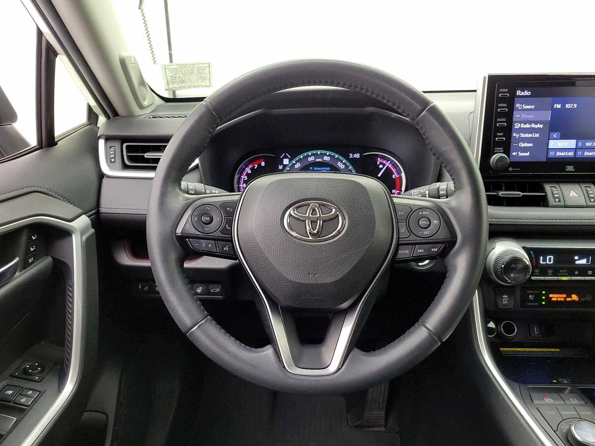 Thumbnail: 2021 Toyota RAV4 - 10