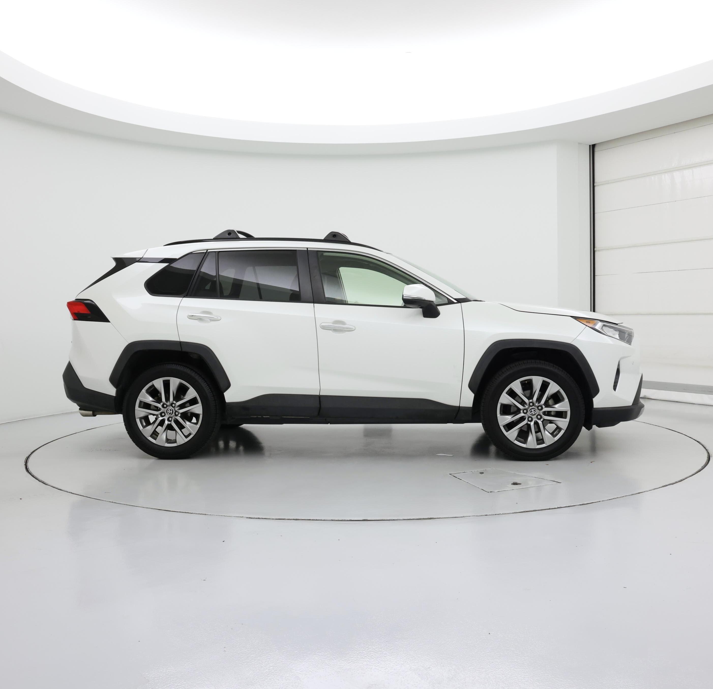 Thumbnail: 2021 Toyota RAV4 - 7