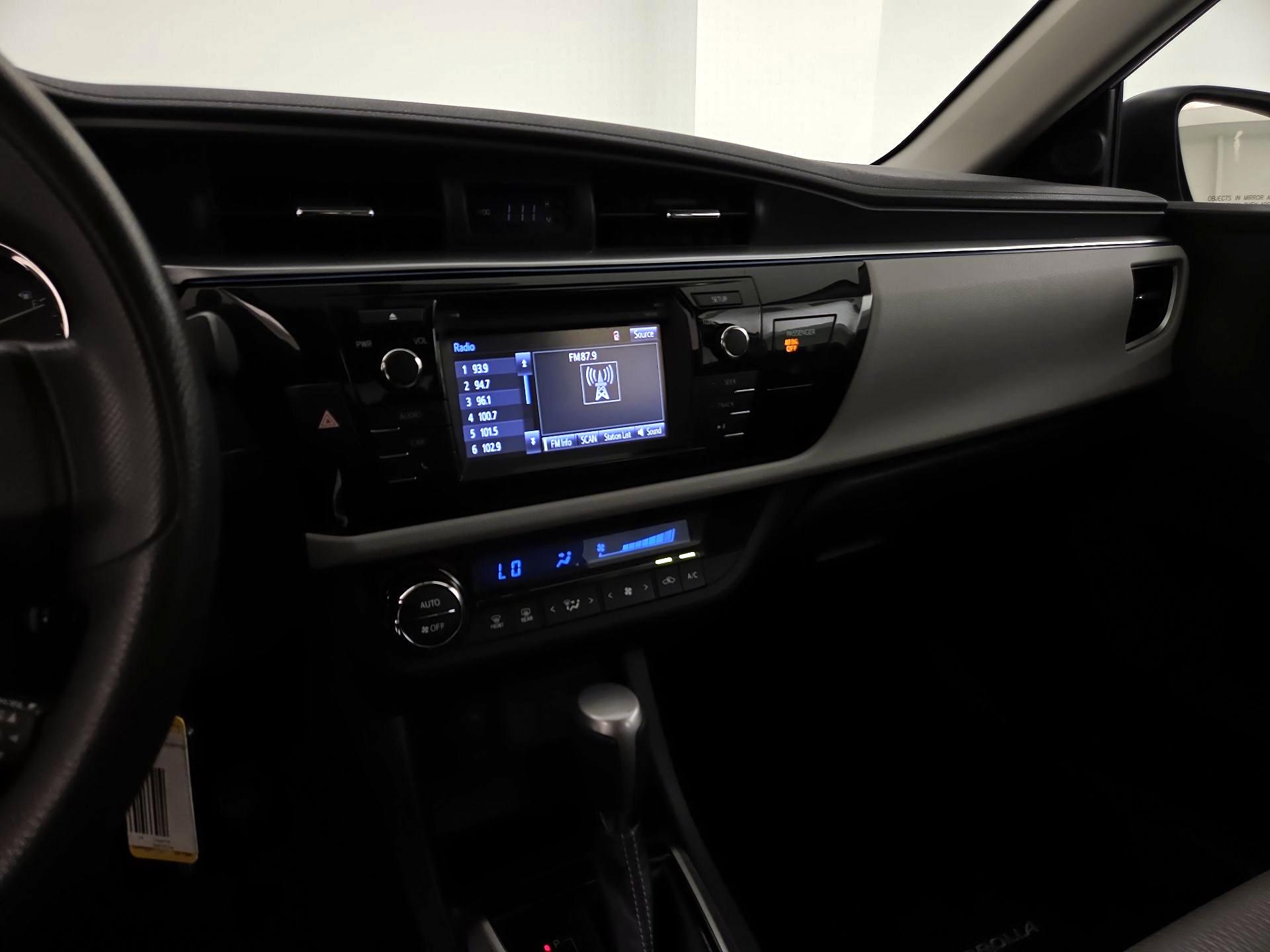 Thumbnail: 2014 Toyota Corolla - 15