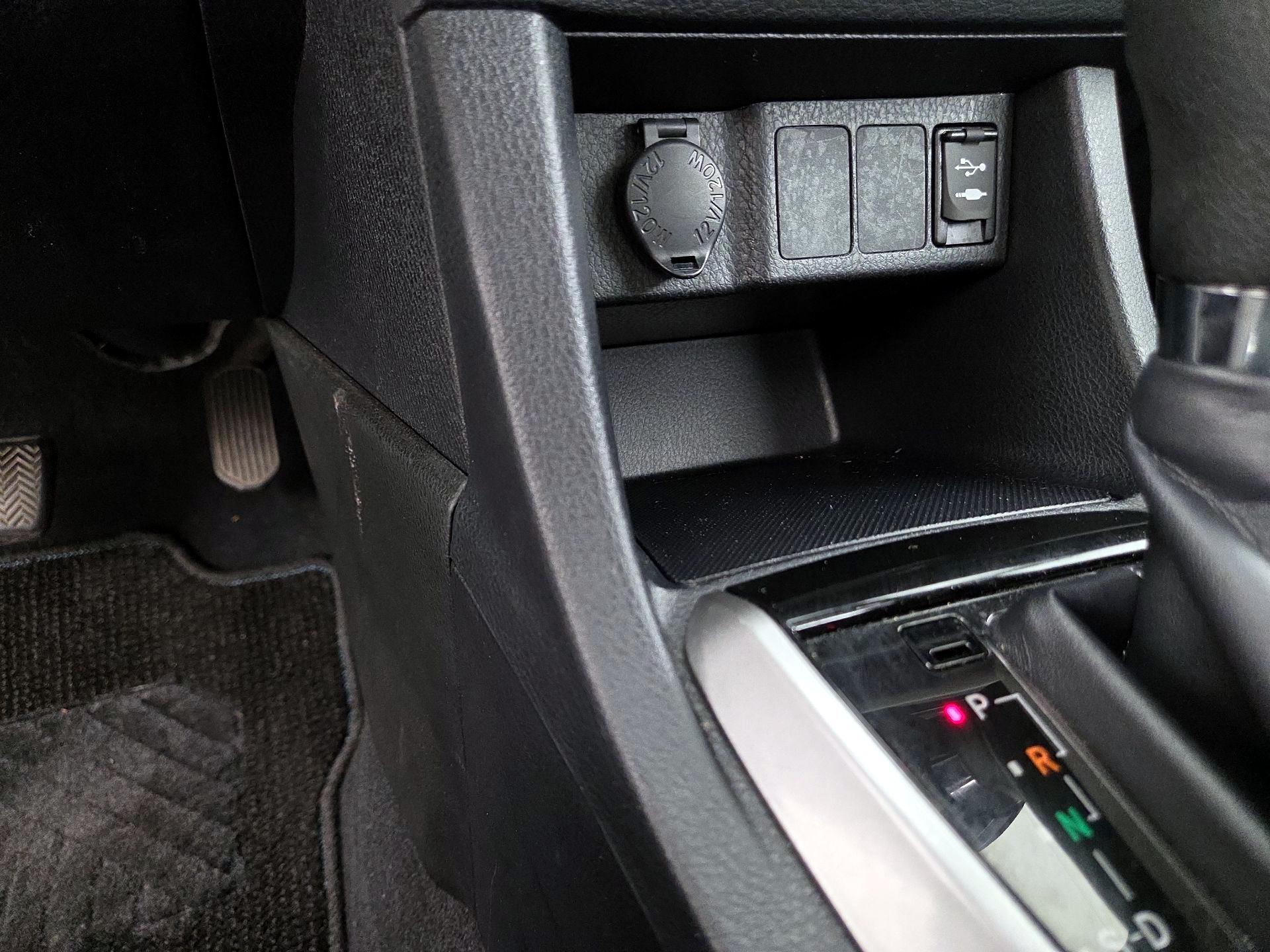 Thumbnail: 2014 Toyota Corolla - 18
