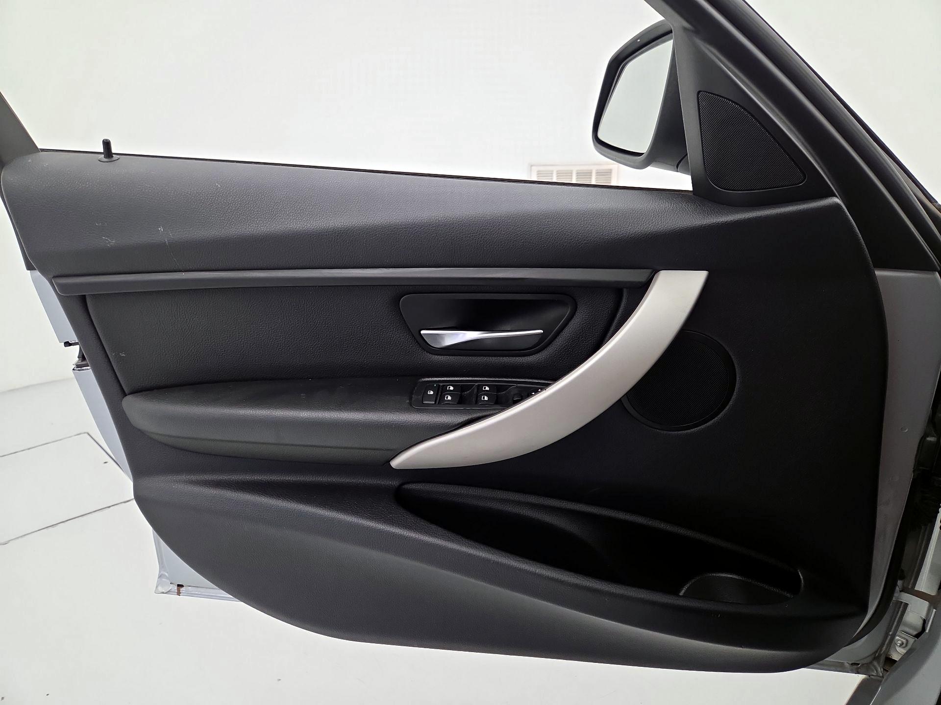 Thumbnail: 2014 BMW 3 Series - 12