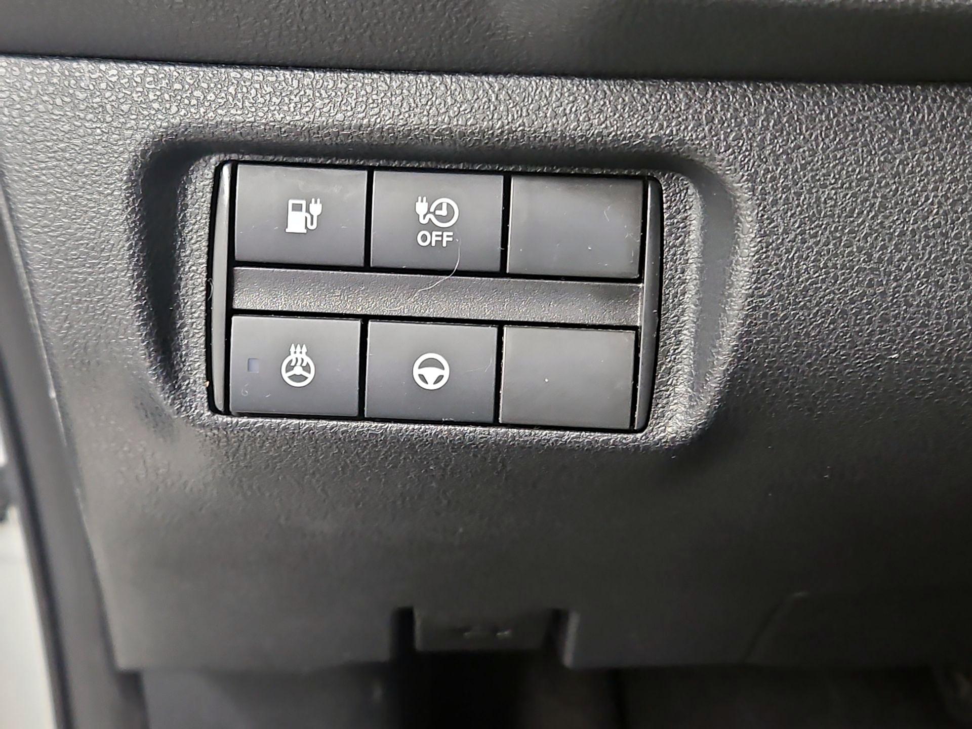 Thumbnail: 2022 Nissan Leaf - 13