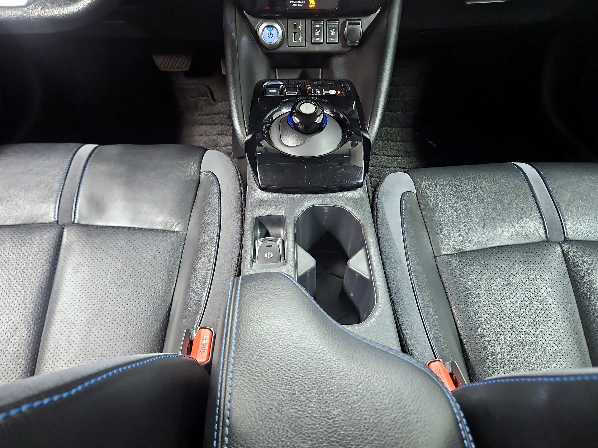 Thumbnail: 2022 Nissan Leaf - 18