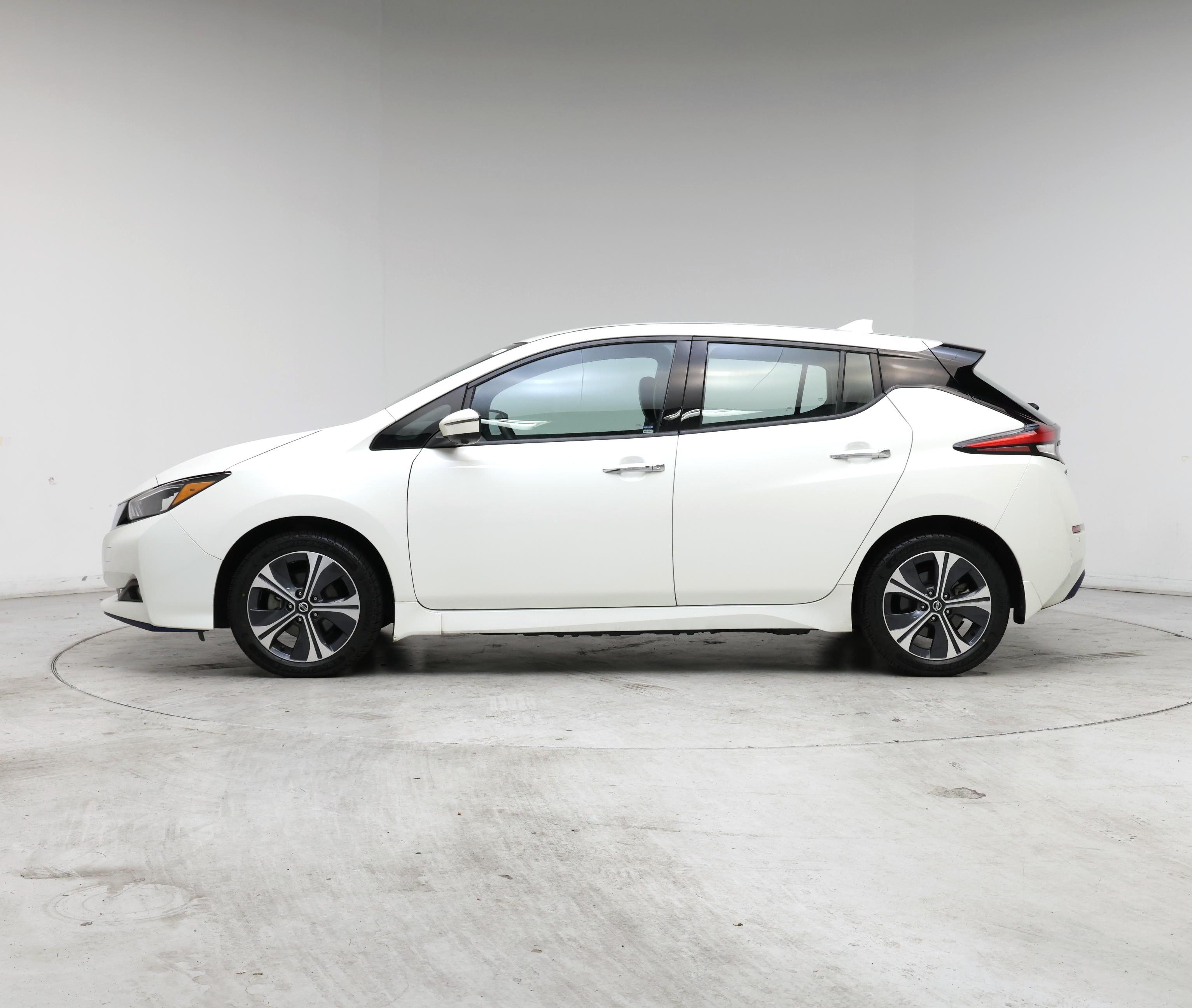 Thumbnail: 2022 Nissan Leaf - 3