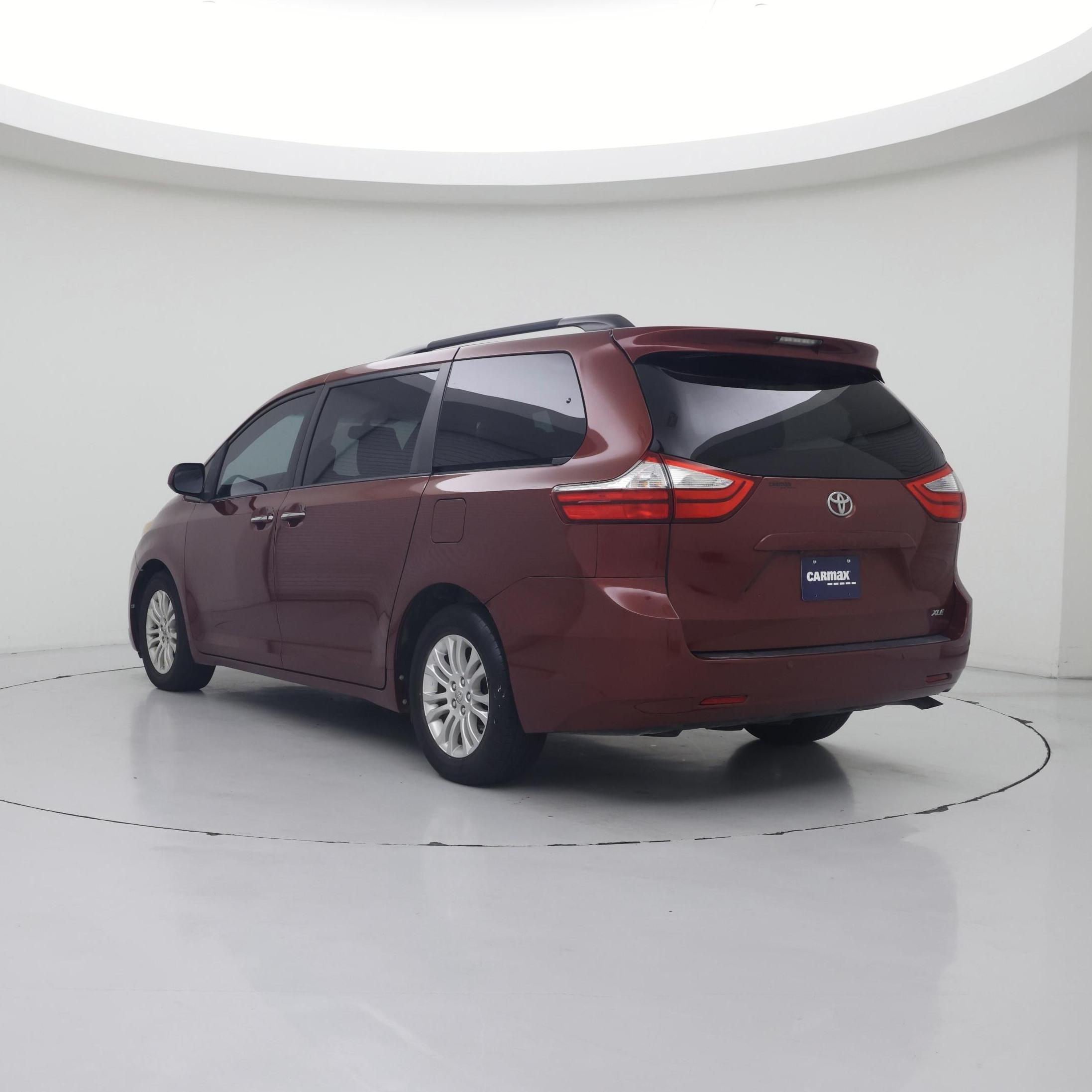 Thumbnail: 2016 Toyota Sienna - 2
