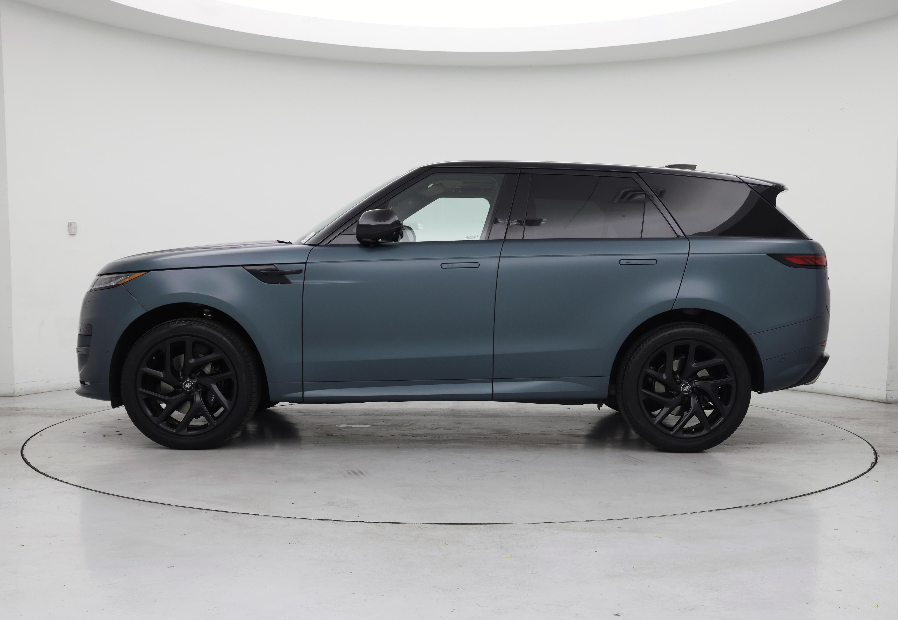 Thumbnail: 2024 Land Rover Range Rover Sport - 3