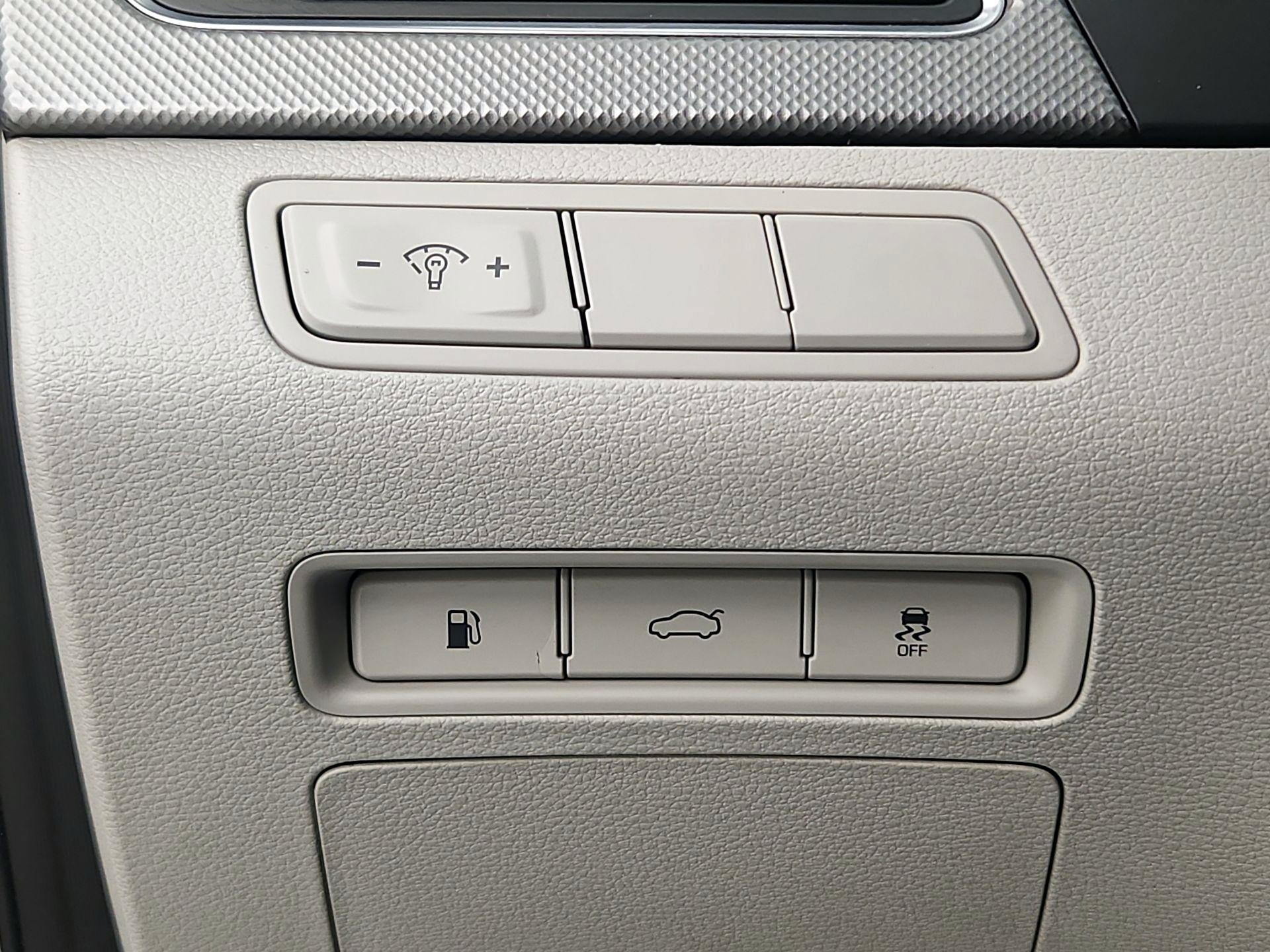Thumbnail: 2015 Hyundai Sonata - 13