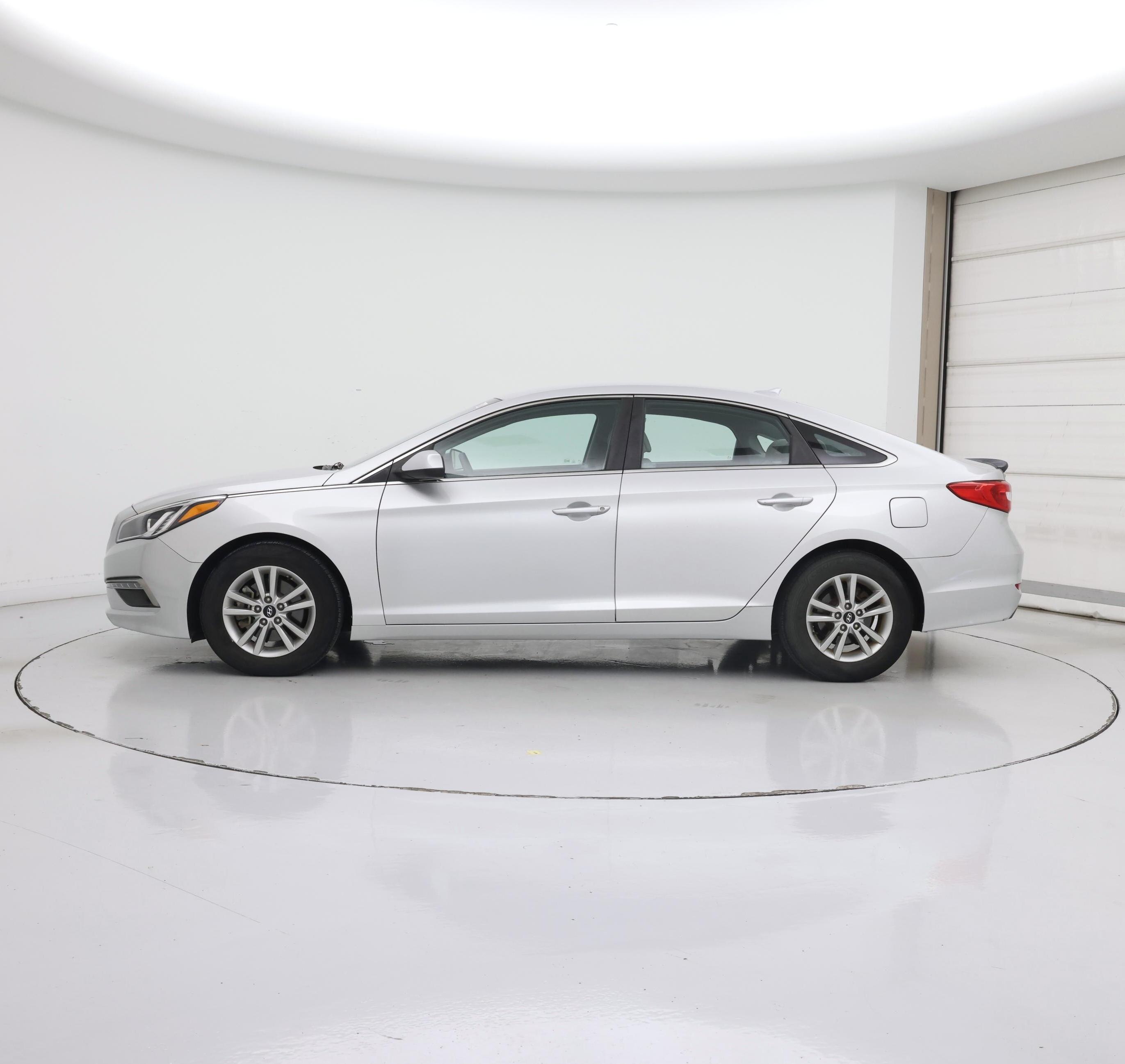 Thumbnail: 2015 Hyundai Sonata - 3