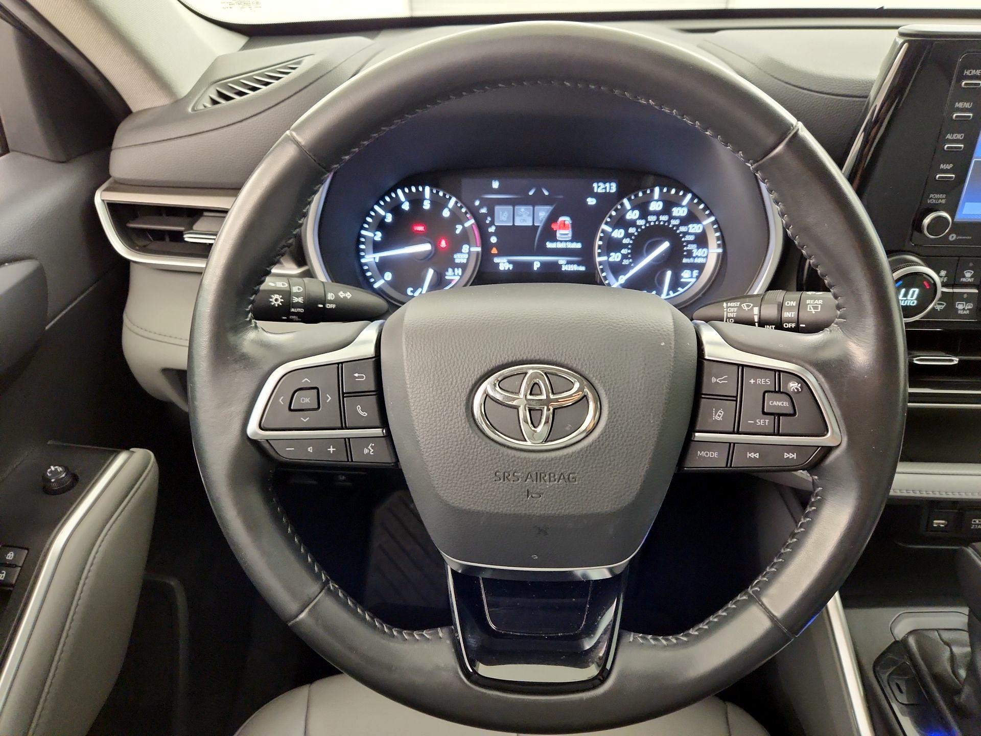 Thumbnail: 2021 Toyota Highlander - 10
