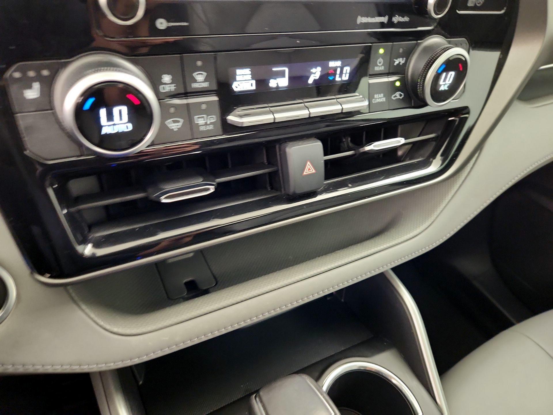 Thumbnail: 2021 Toyota Highlander - 16