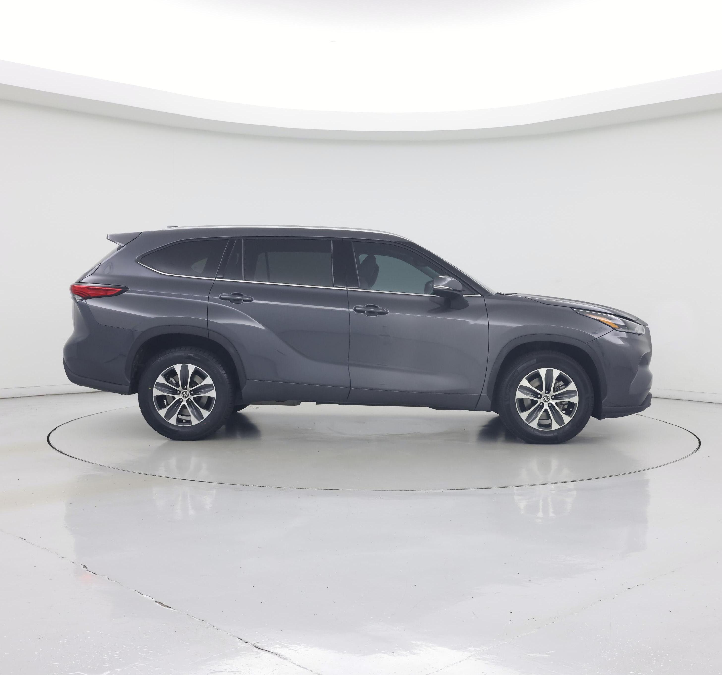 Thumbnail: 2021 Toyota Highlander - 7