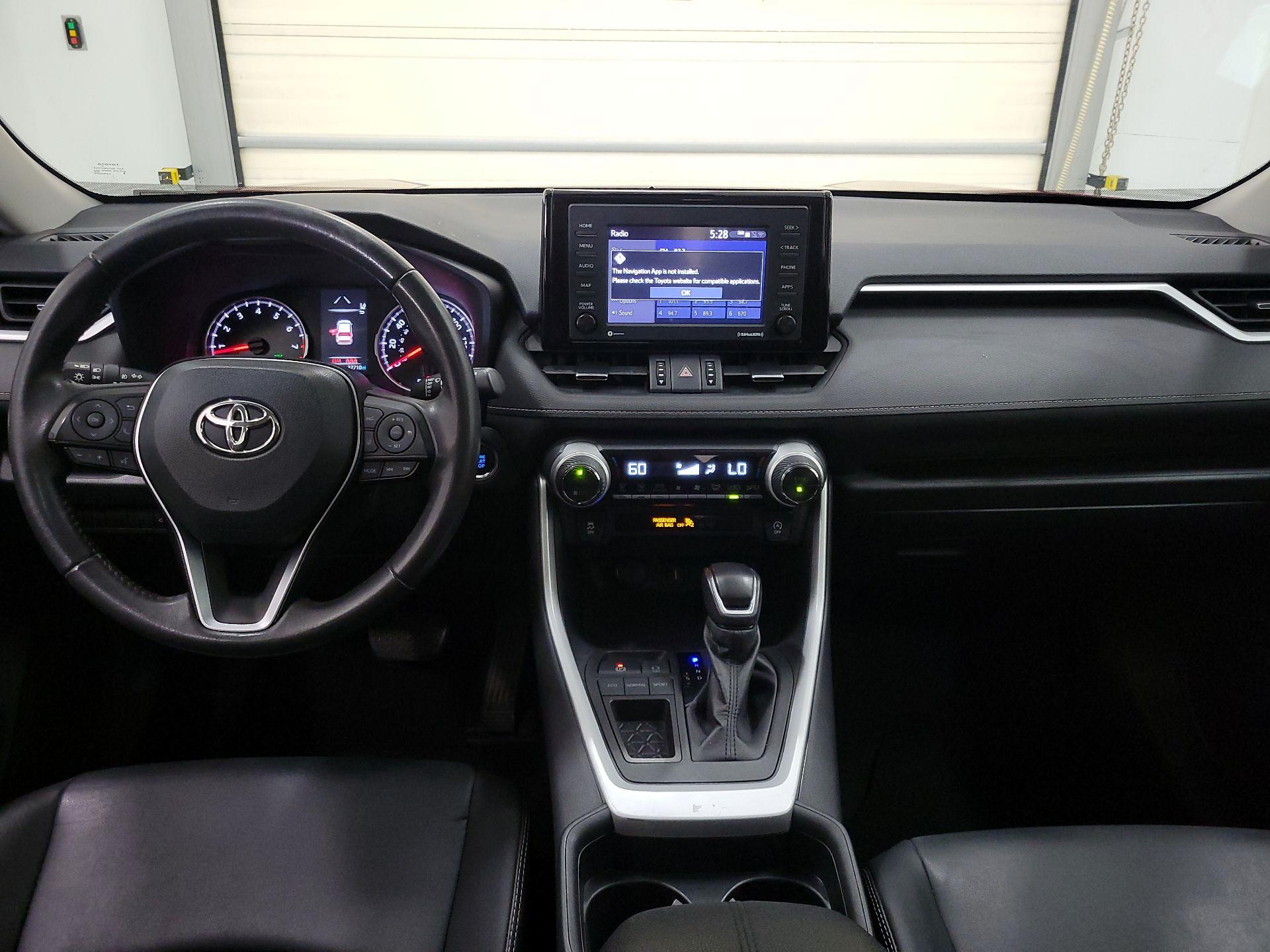 Thumbnail: 2021 Toyota RAV4 - 9