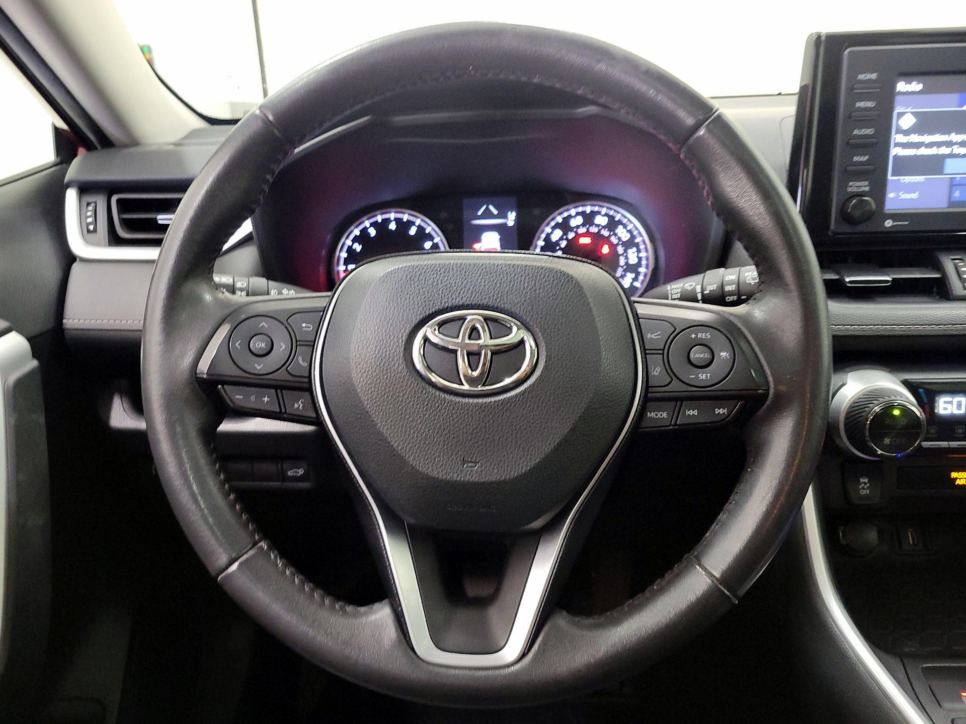 Thumbnail: 2021 Toyota RAV4 - 10