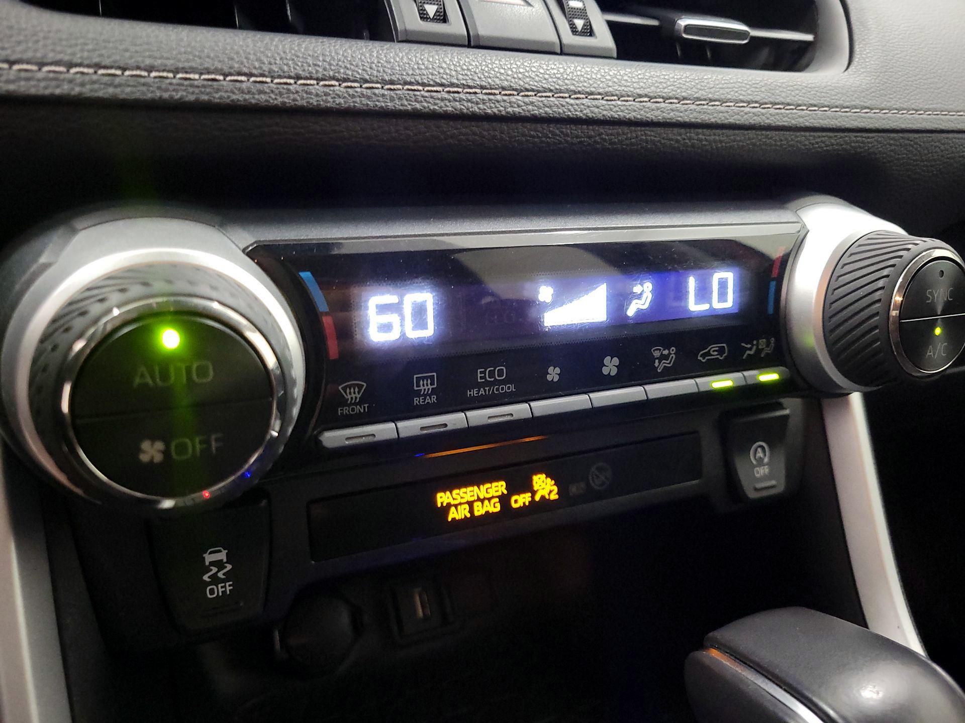 Thumbnail: 2021 Toyota RAV4 - 16