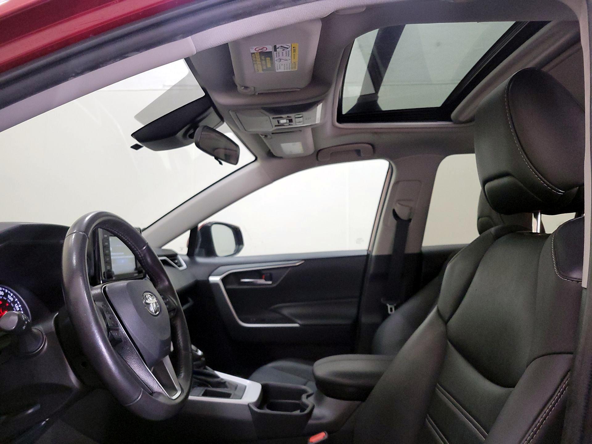 Thumbnail: 2021 Toyota RAV4 - 19