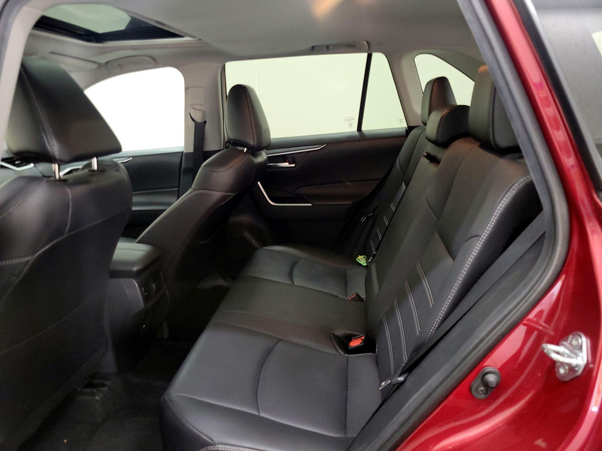 Thumbnail: 2021 Toyota RAV4 - 20