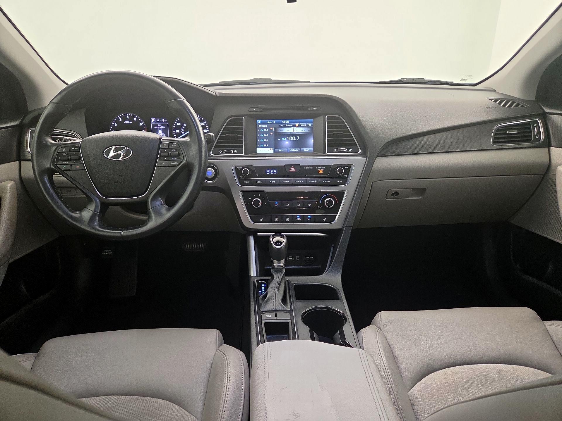 Thumbnail: 2017 Hyundai Sonata - 9
