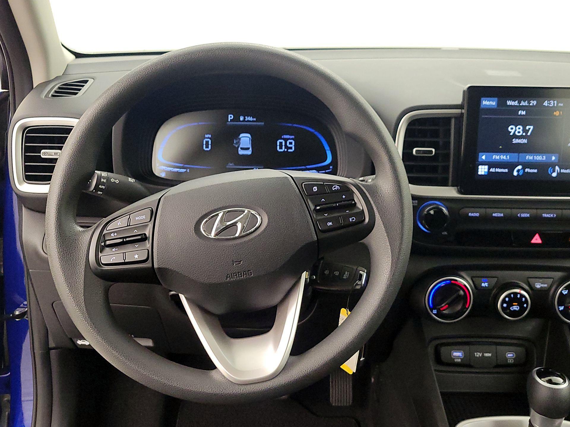 Thumbnail: 2023 Hyundai Venue - 10