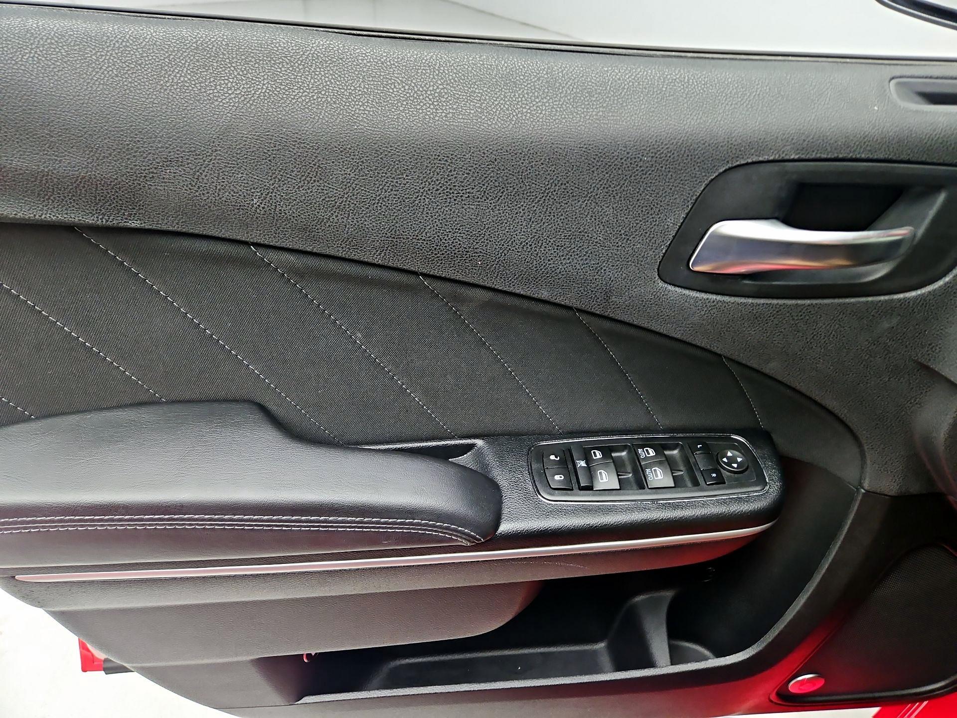 Thumbnail: 2015 Dodge Charger - 12