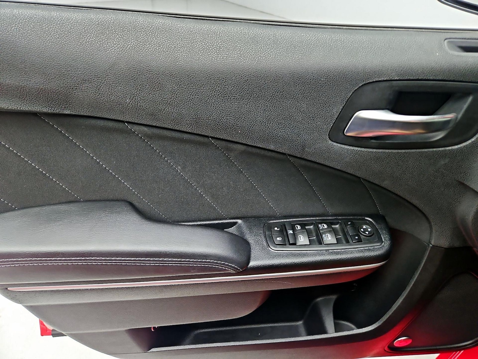 2015 Dodge Charger SXT - Photo 13
