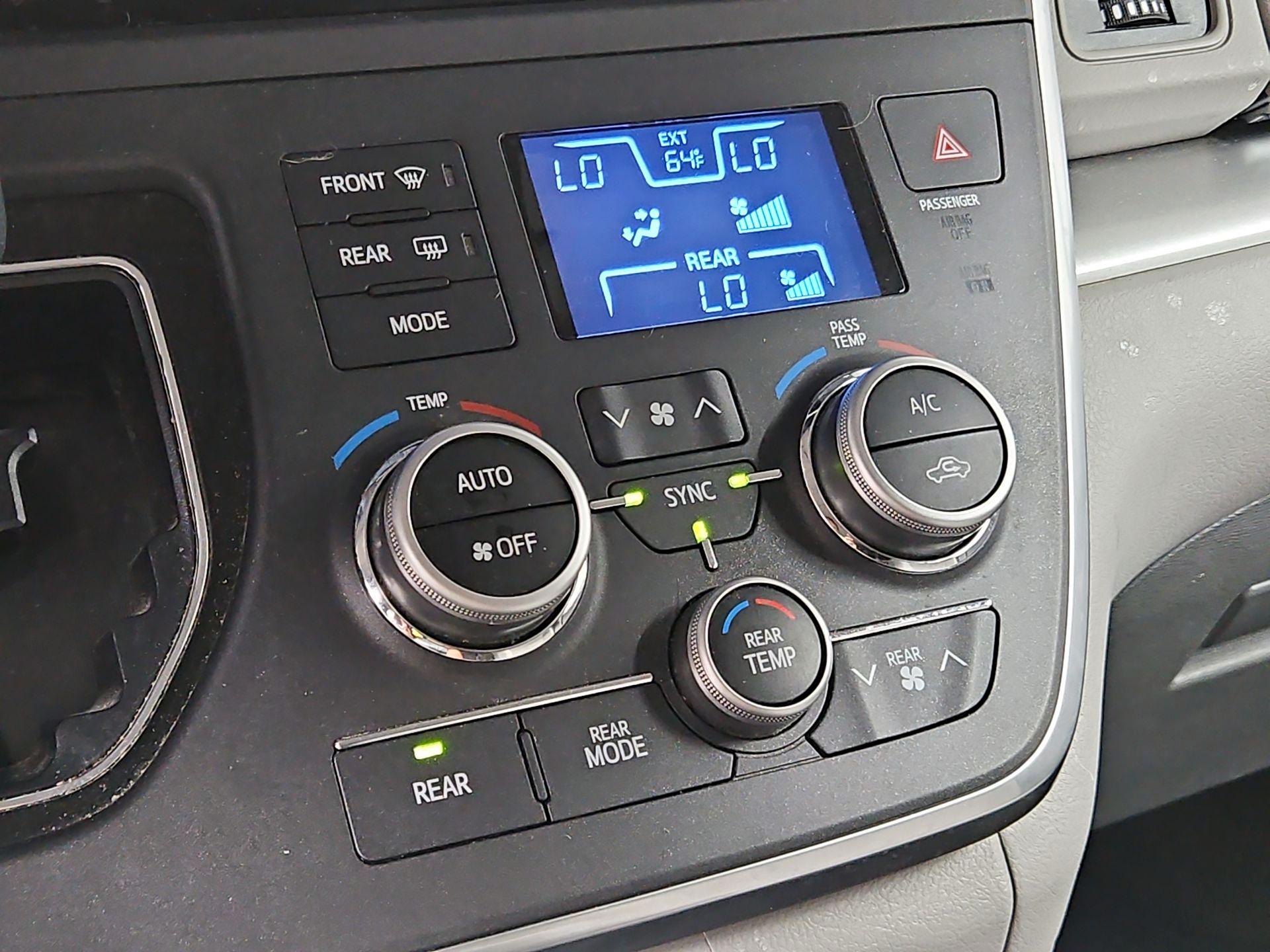 Thumbnail: 2015 Toyota Sienna - 16