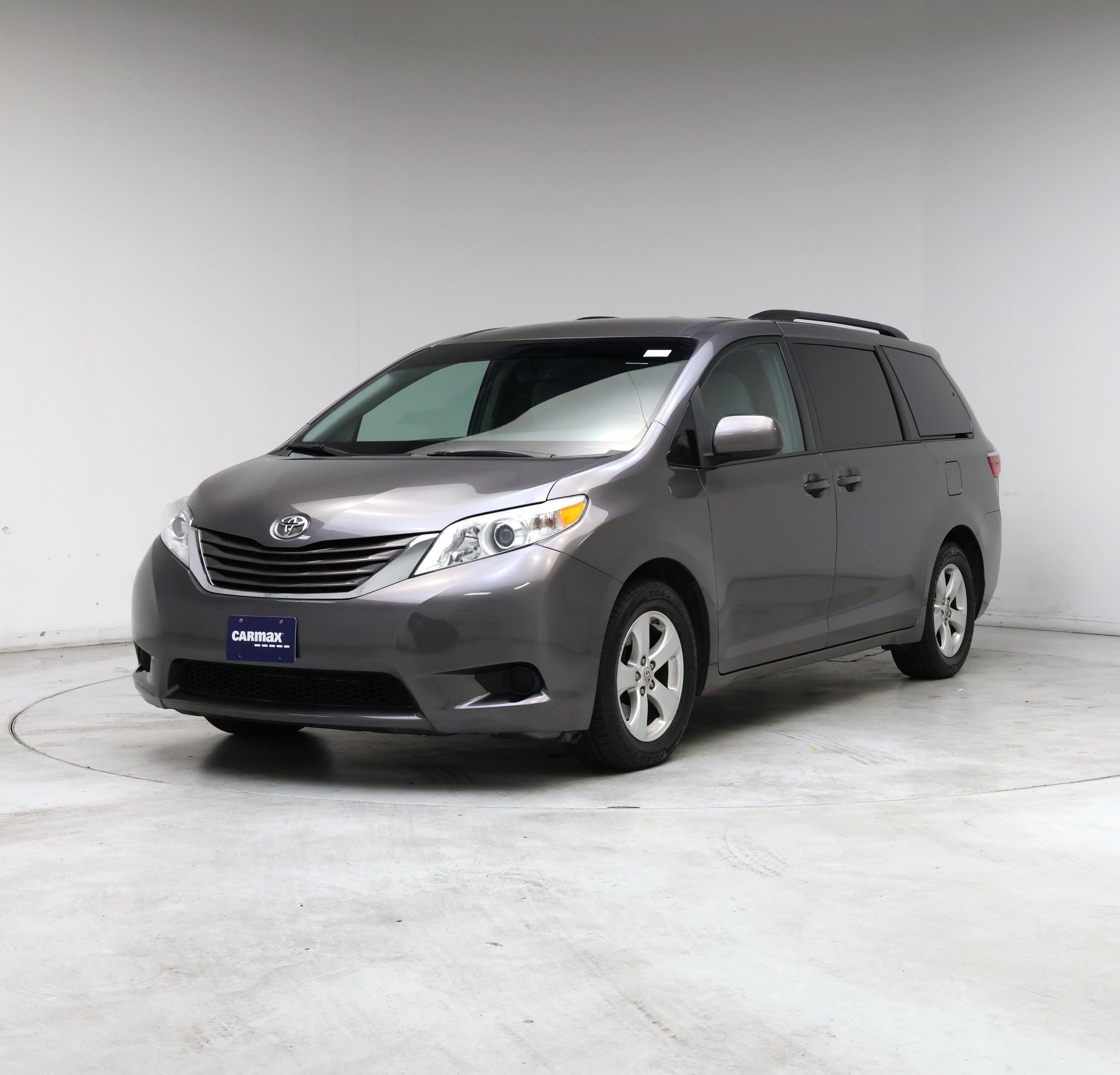 Thumbnail: 2015 Toyota Sienna - 4