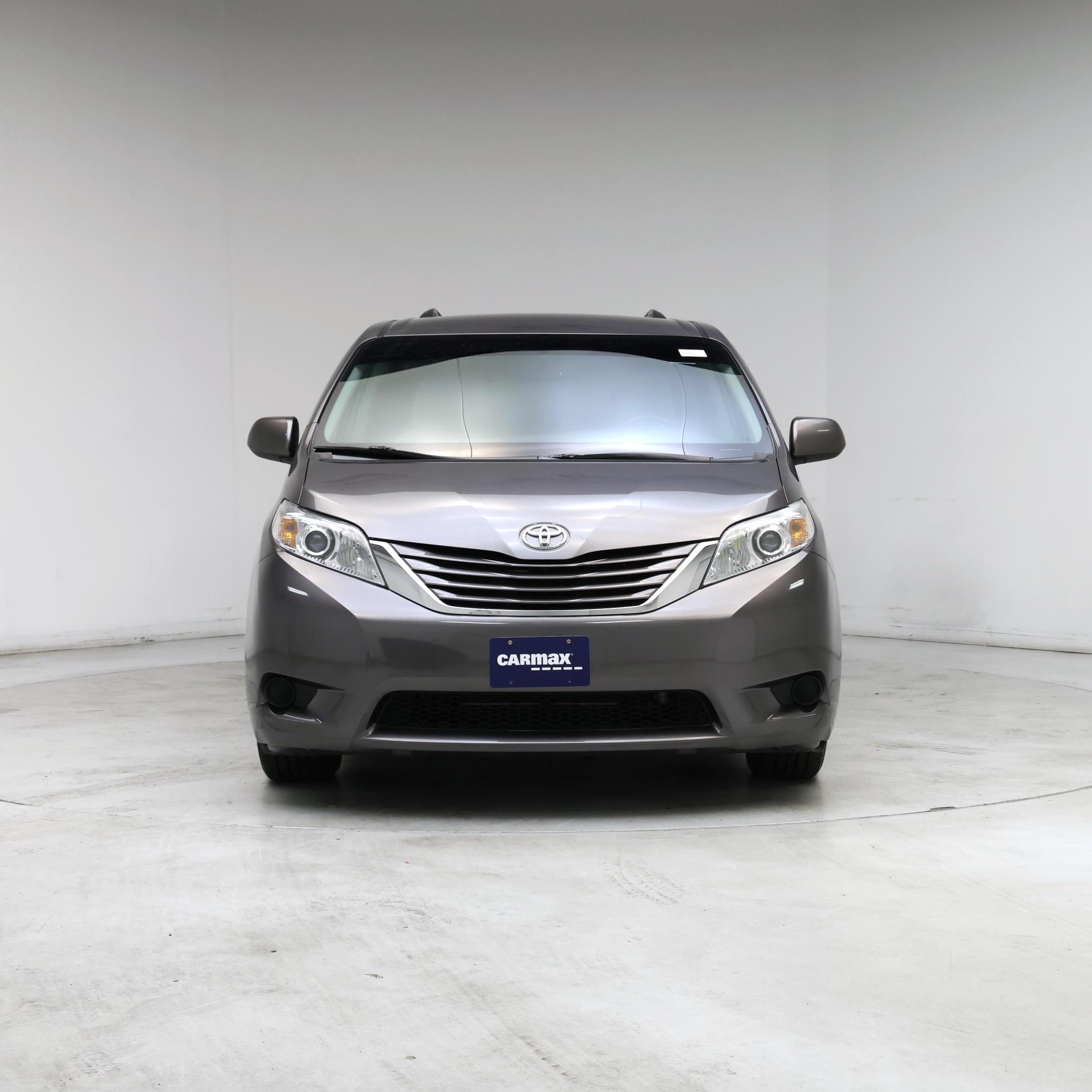 Thumbnail: 2015 Toyota Sienna - 5