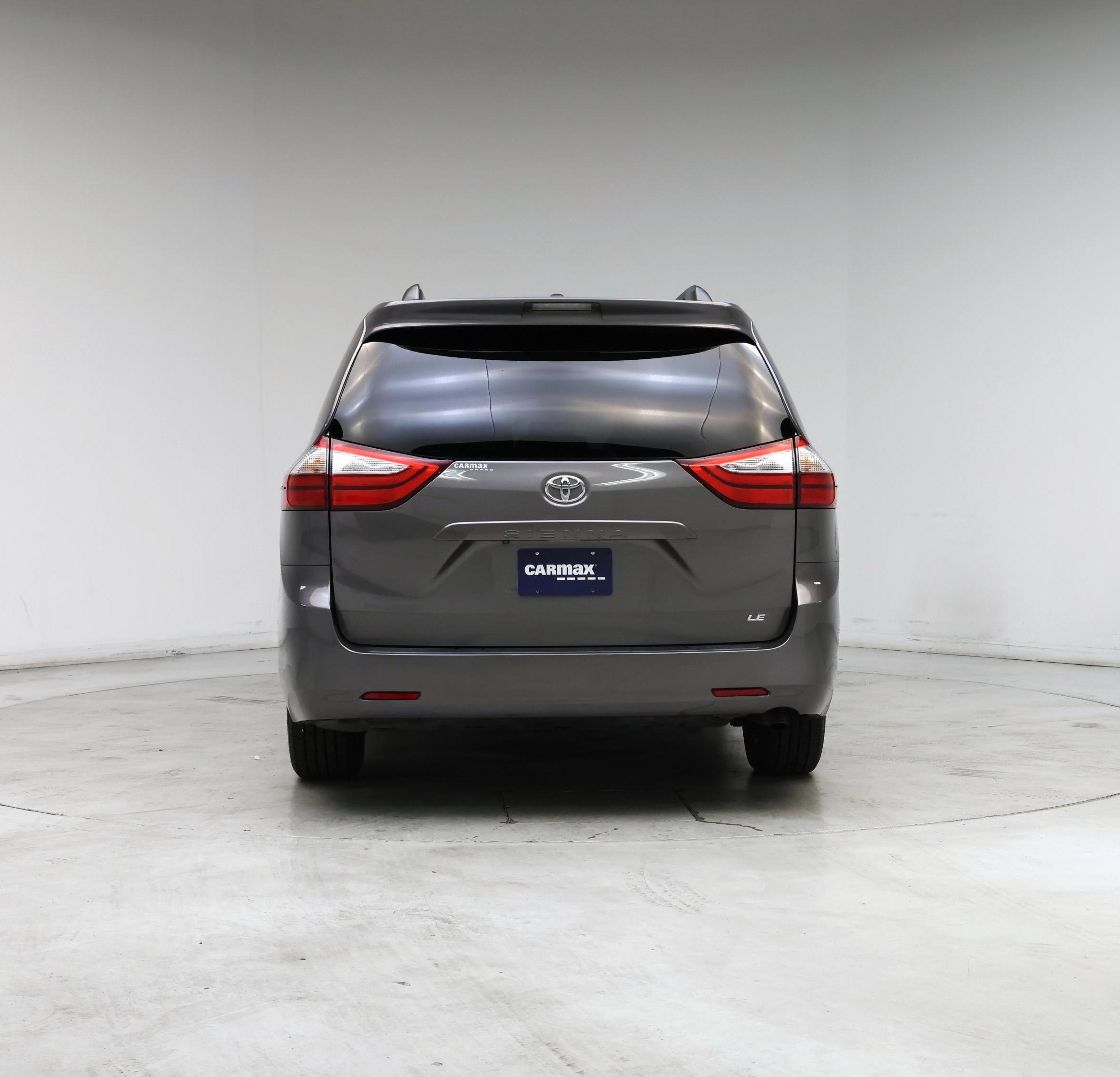 Thumbnail: 2015 Toyota Sienna - 6